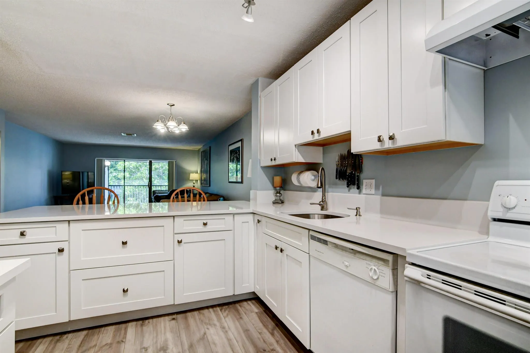 48 Stratford Lane W, #D