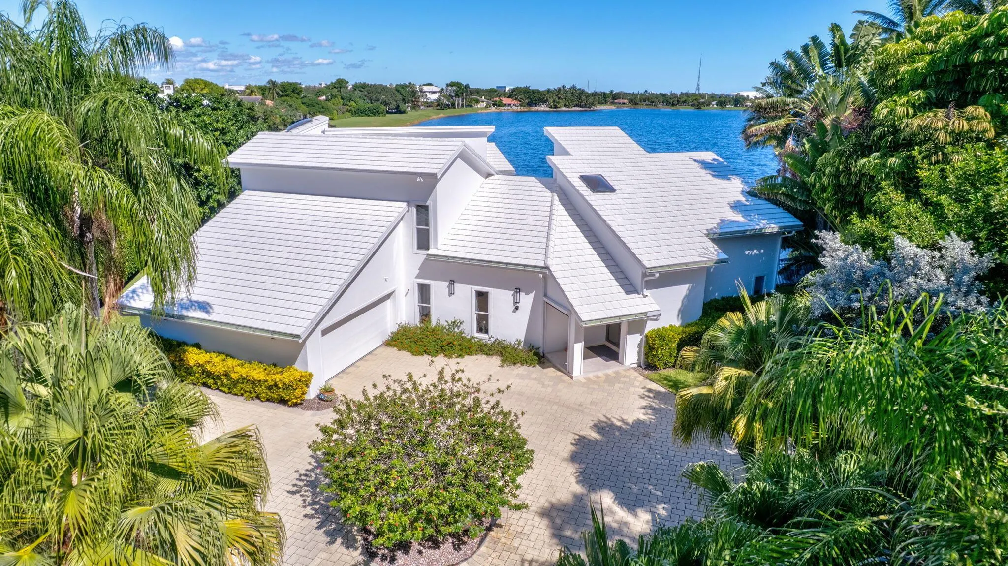 4 Woodbrook Circle