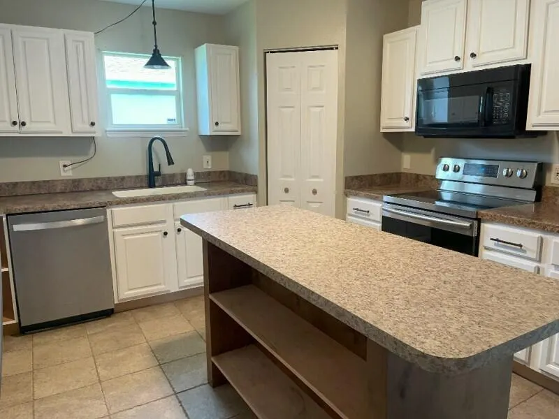 1550 17th Court SW