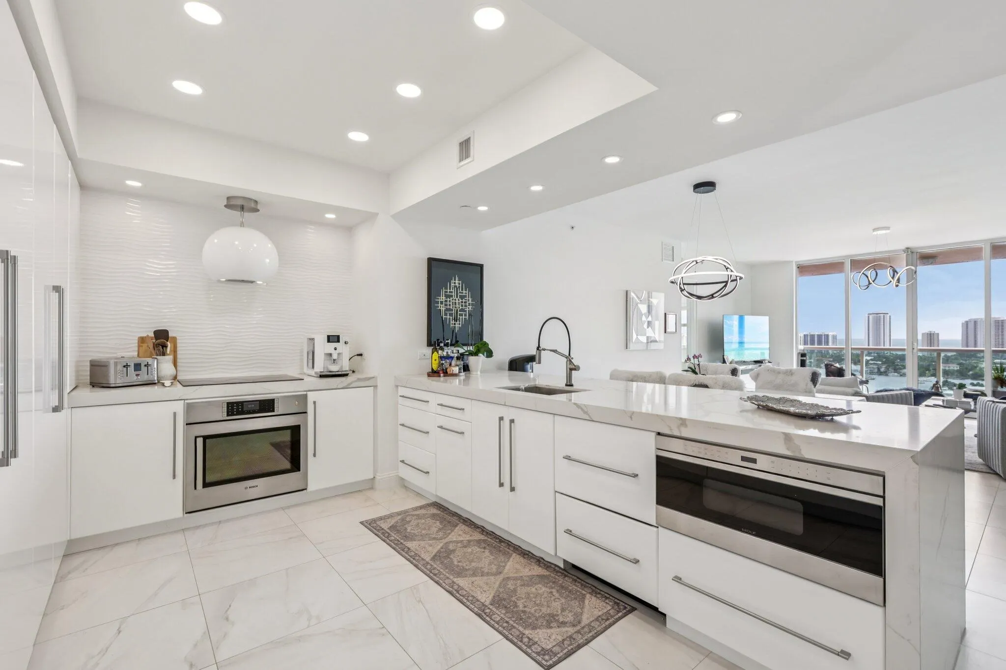 2640 Lake Shore Drive, #2008
