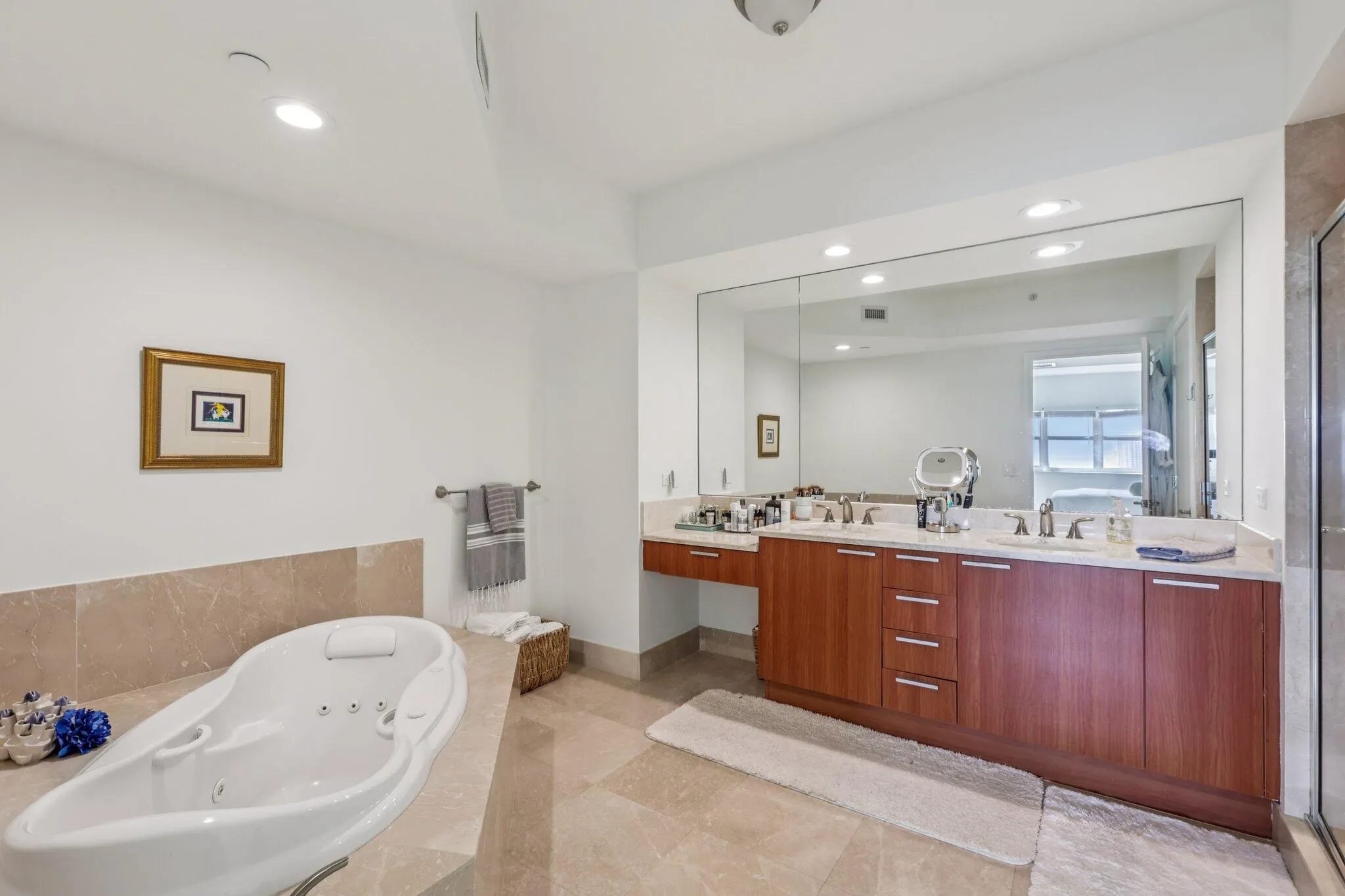 2640 Lake Shore Drive, #2008