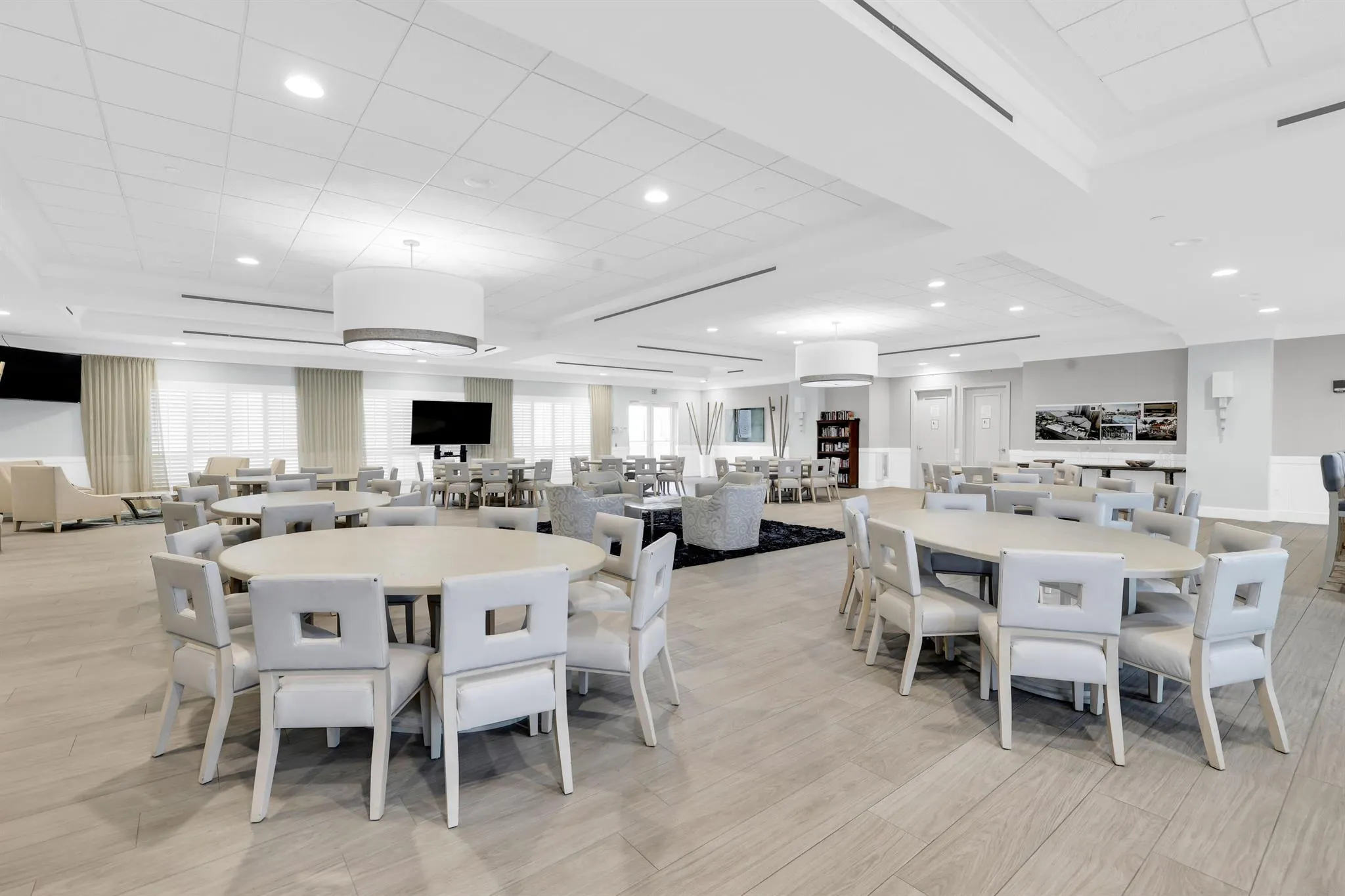 2640 Lake Shore Drive, #2008