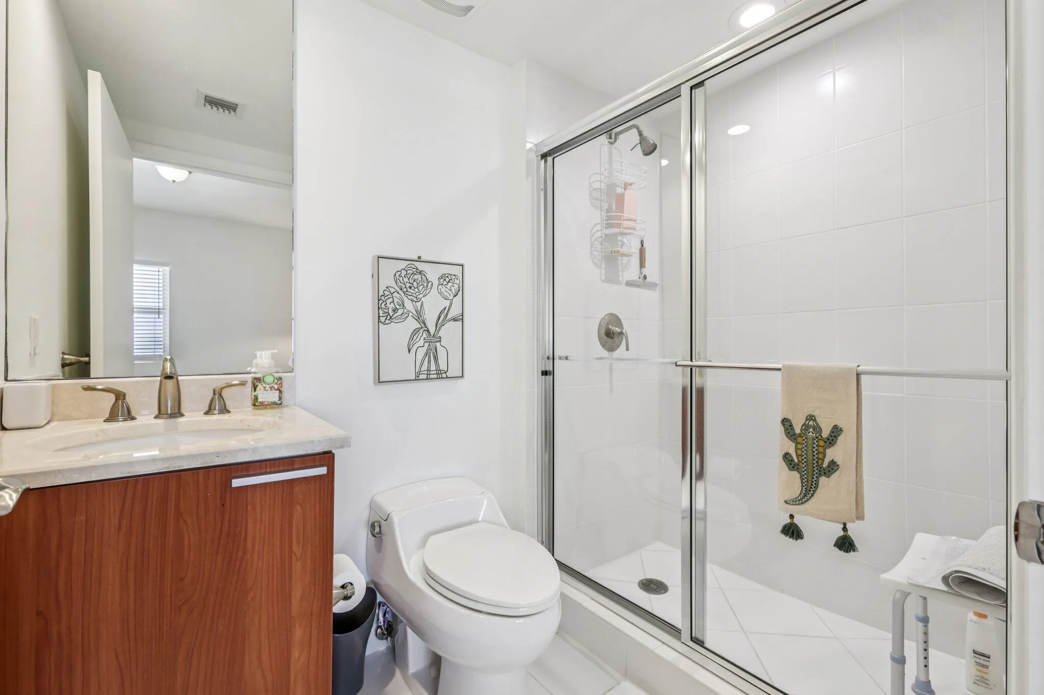 2640 Lake Shore Drive, #2008