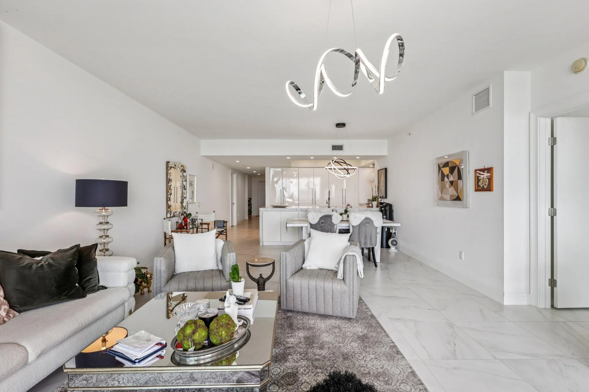 2640 Lake Shore Drive, #2008