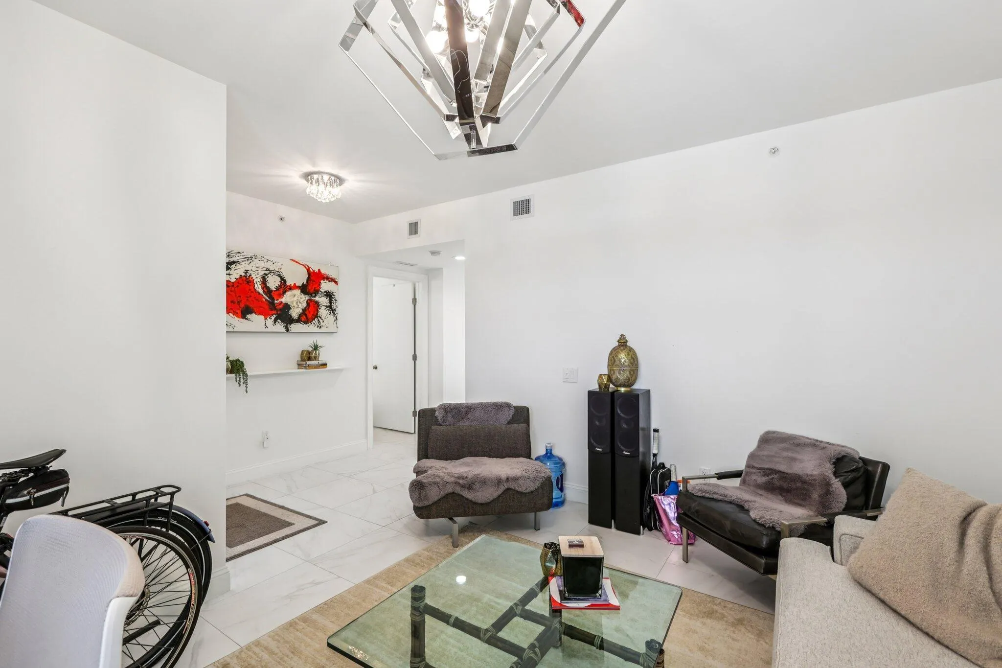 2640 Lake Shore Drive, #2008