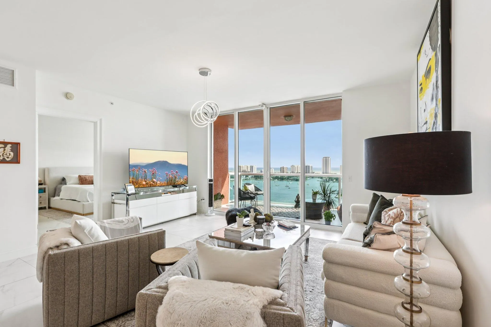 2640 Lake Shore Drive, #2008