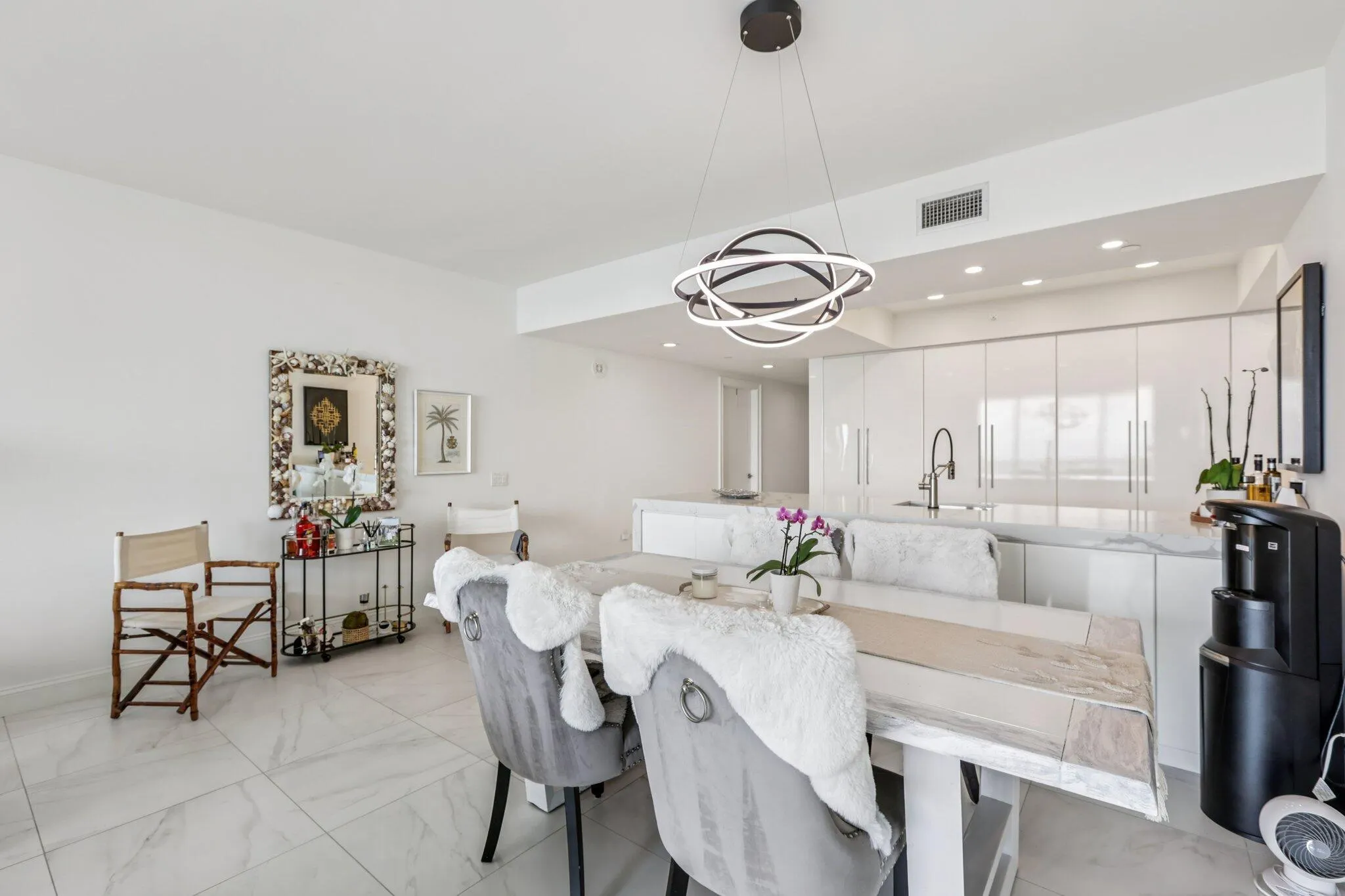 2640 Lake Shore Drive, #2008