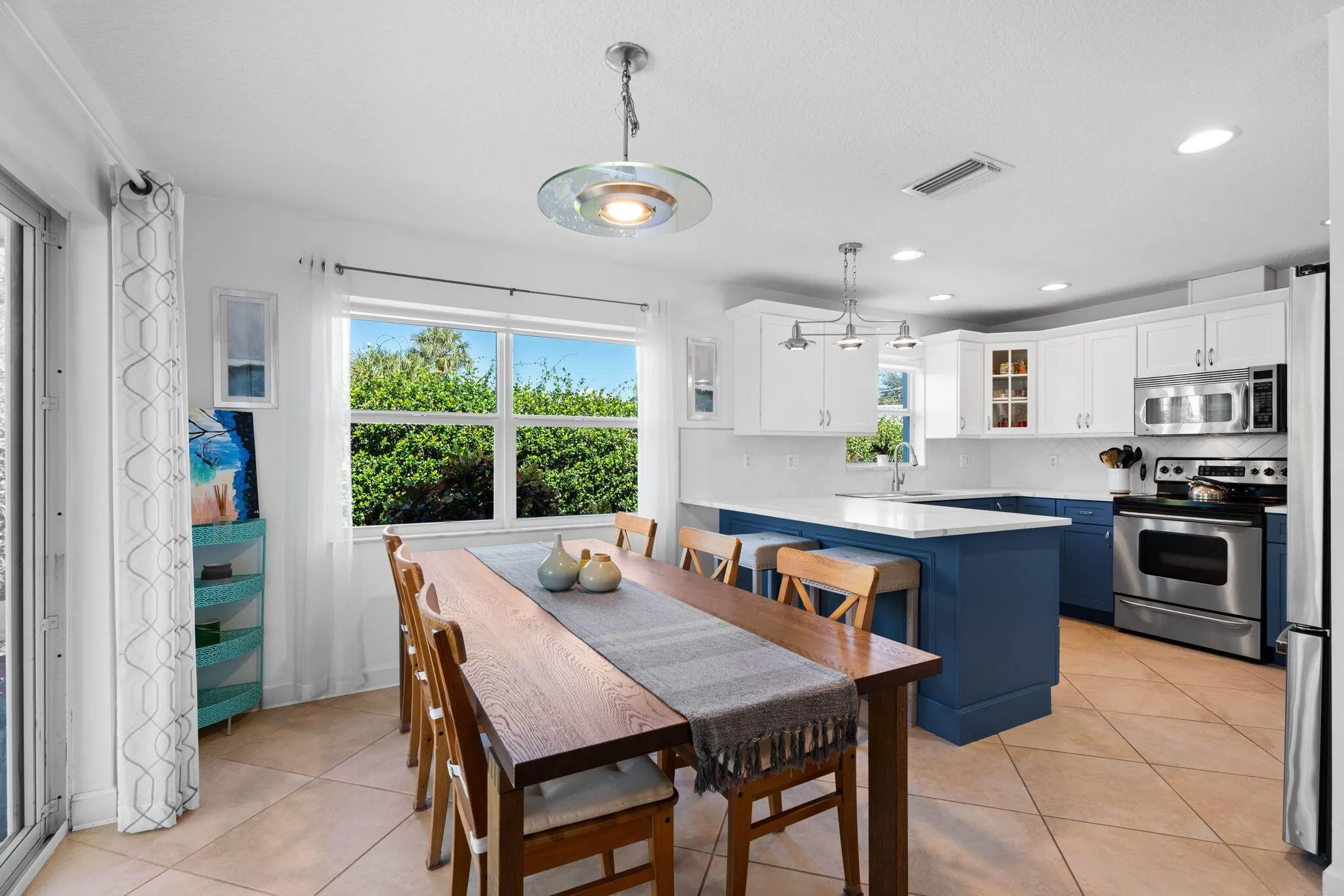 1798 SW Cabin Place