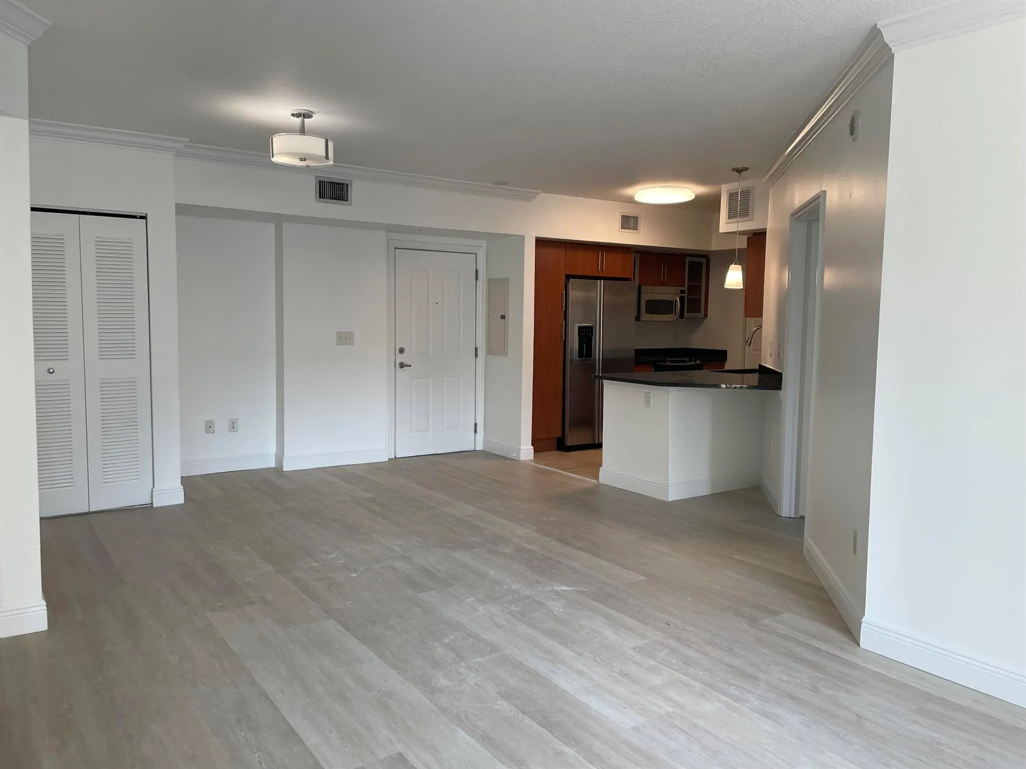 600 S Dixie Highway, #558