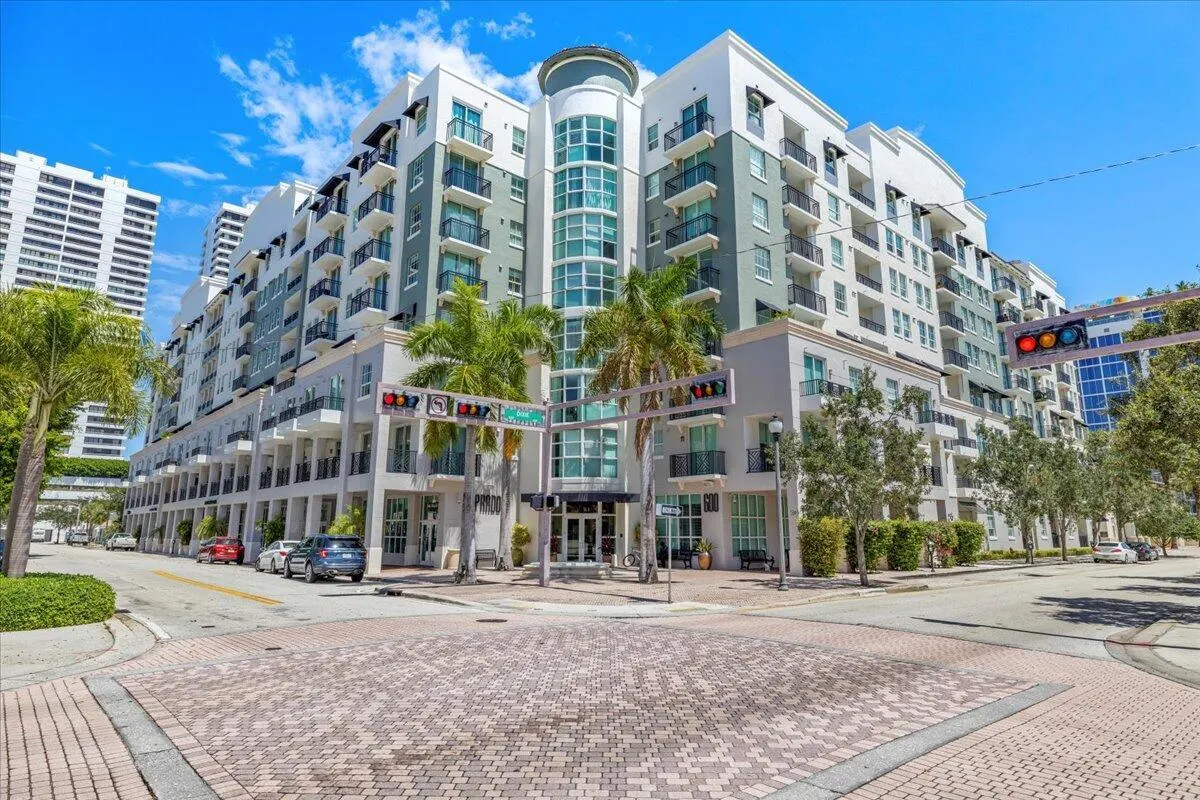 600 S Dixie Highway, #558