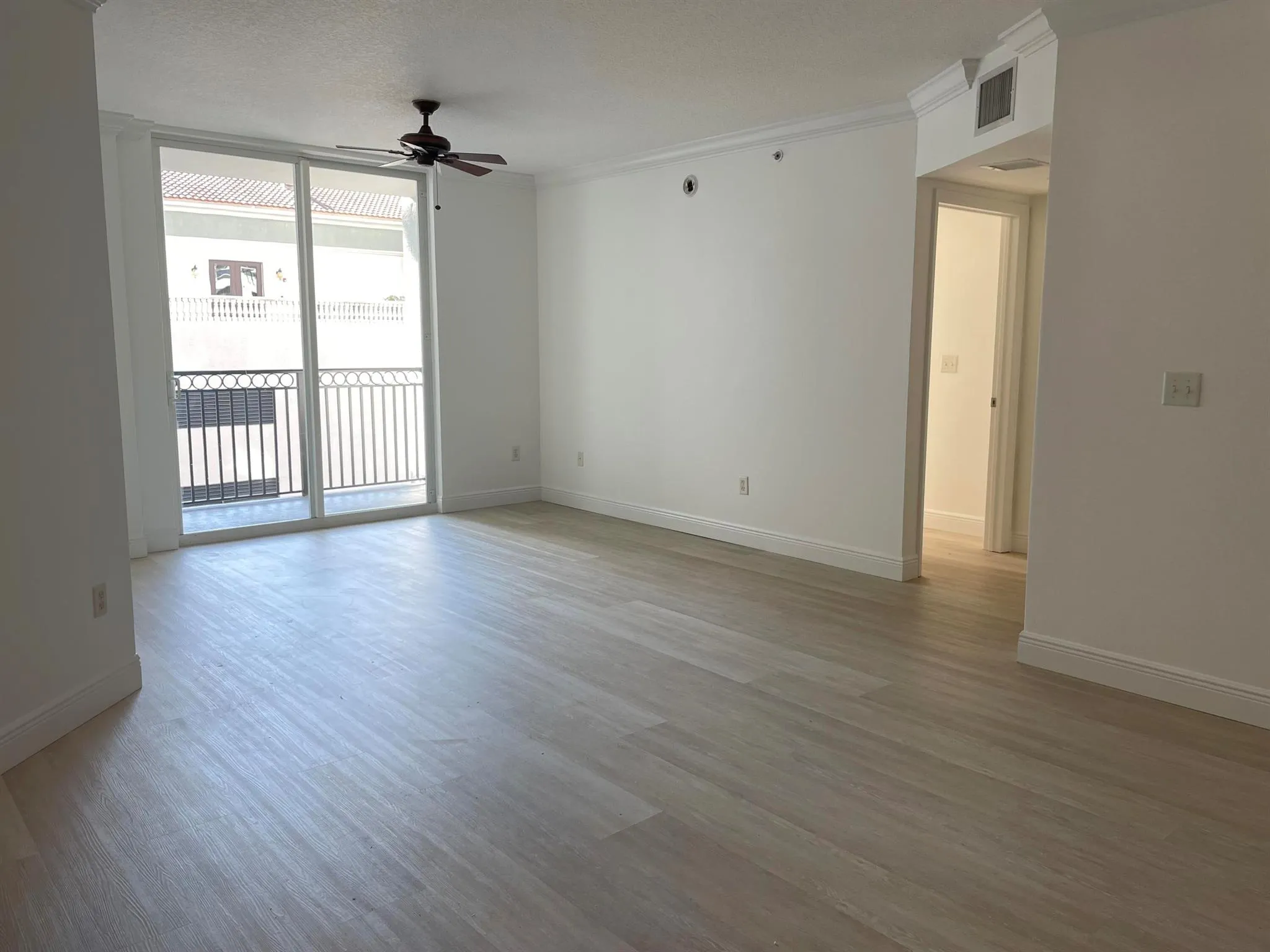 600 S Dixie Highway, #558
