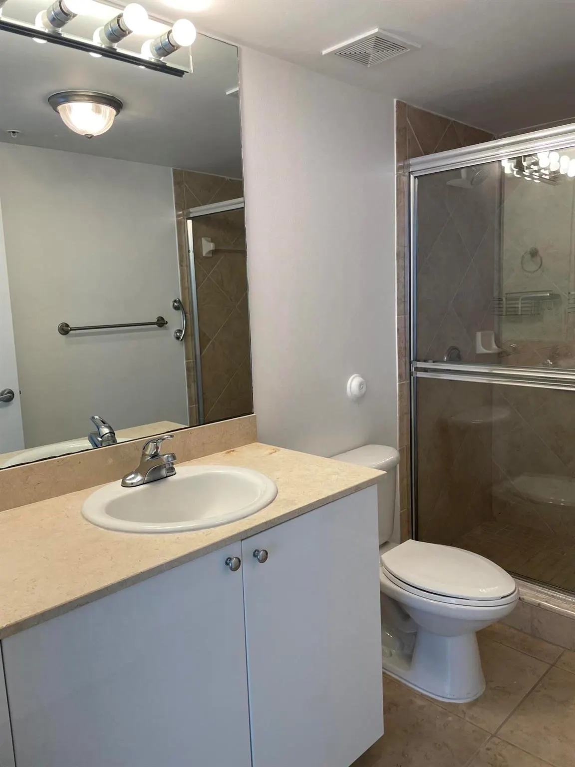 600 S Dixie Highway, #558