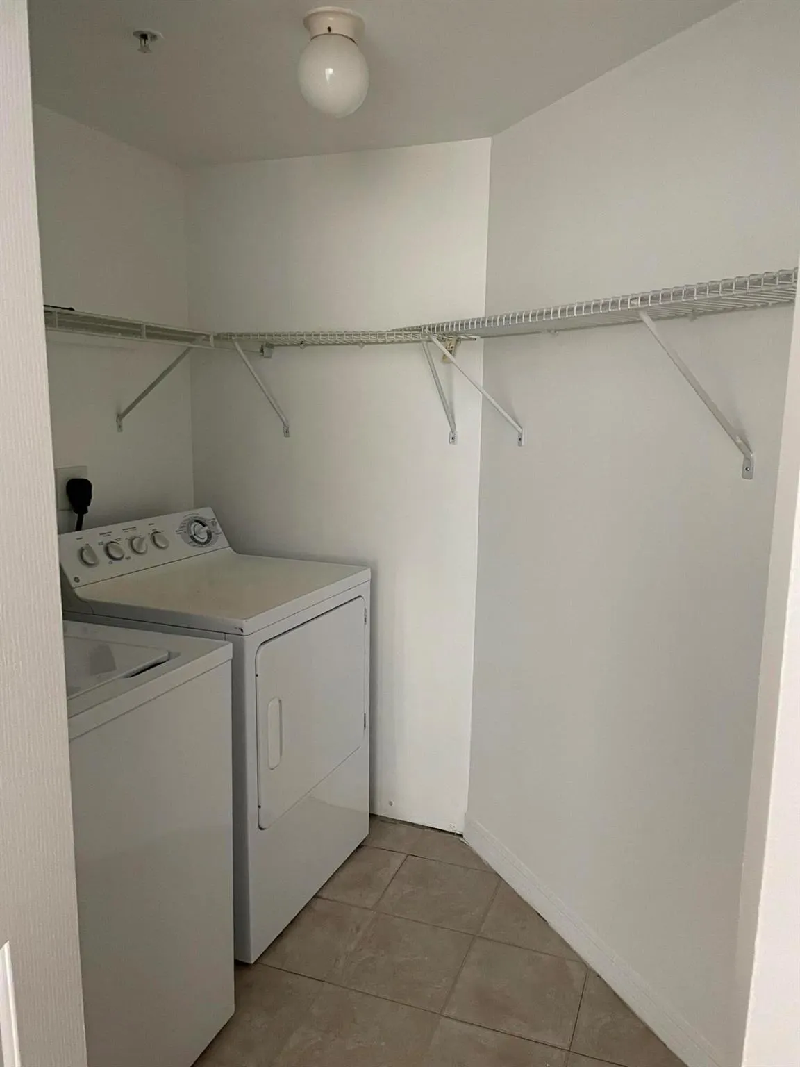 600 S Dixie Highway, #558