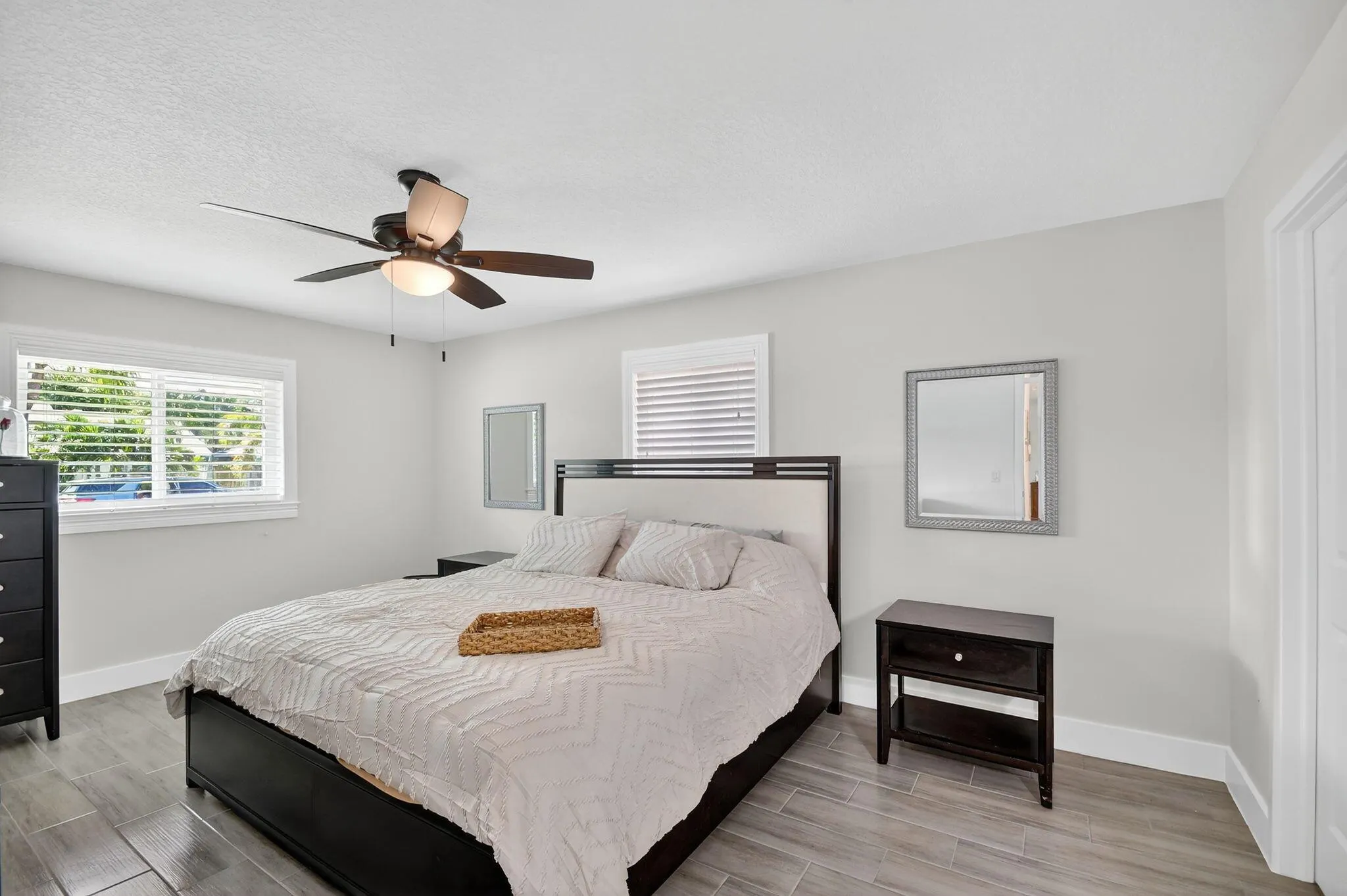 735 La Costa Way