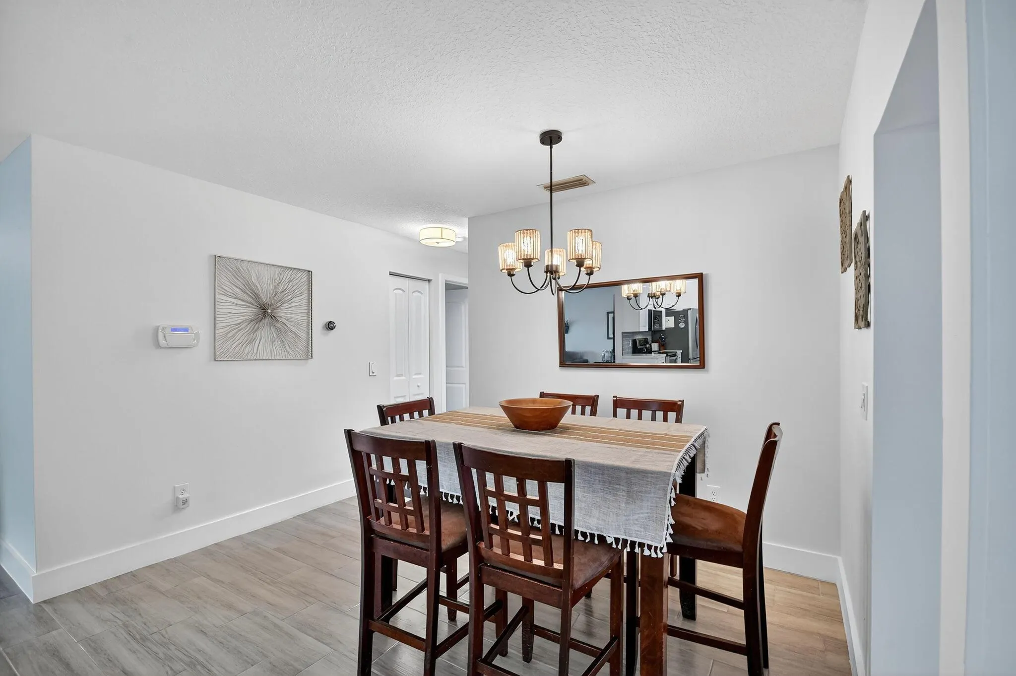 735 La Costa Way