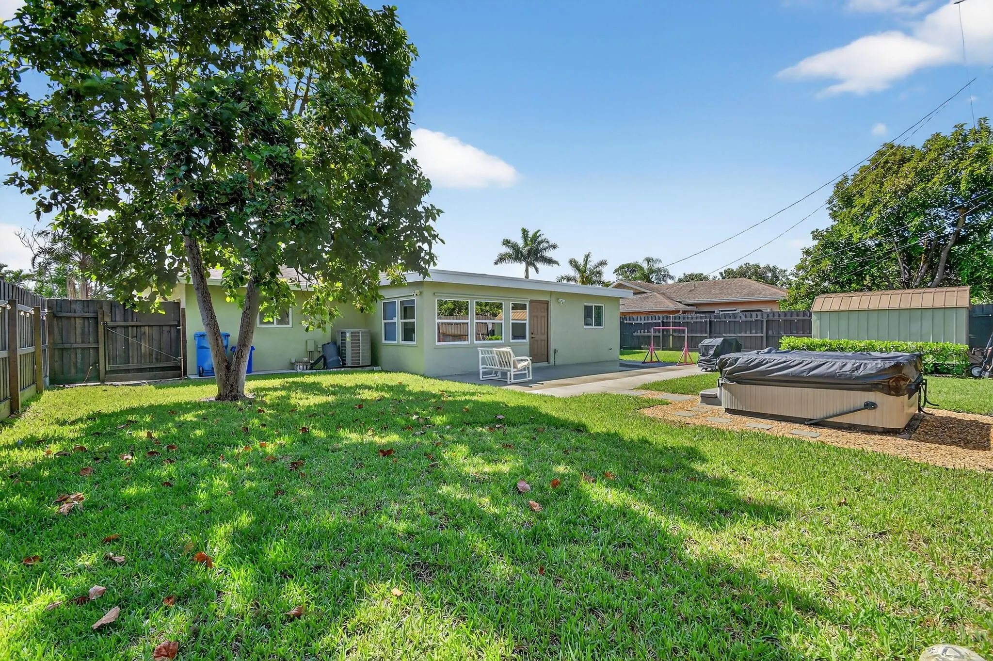 735 La Costa Way