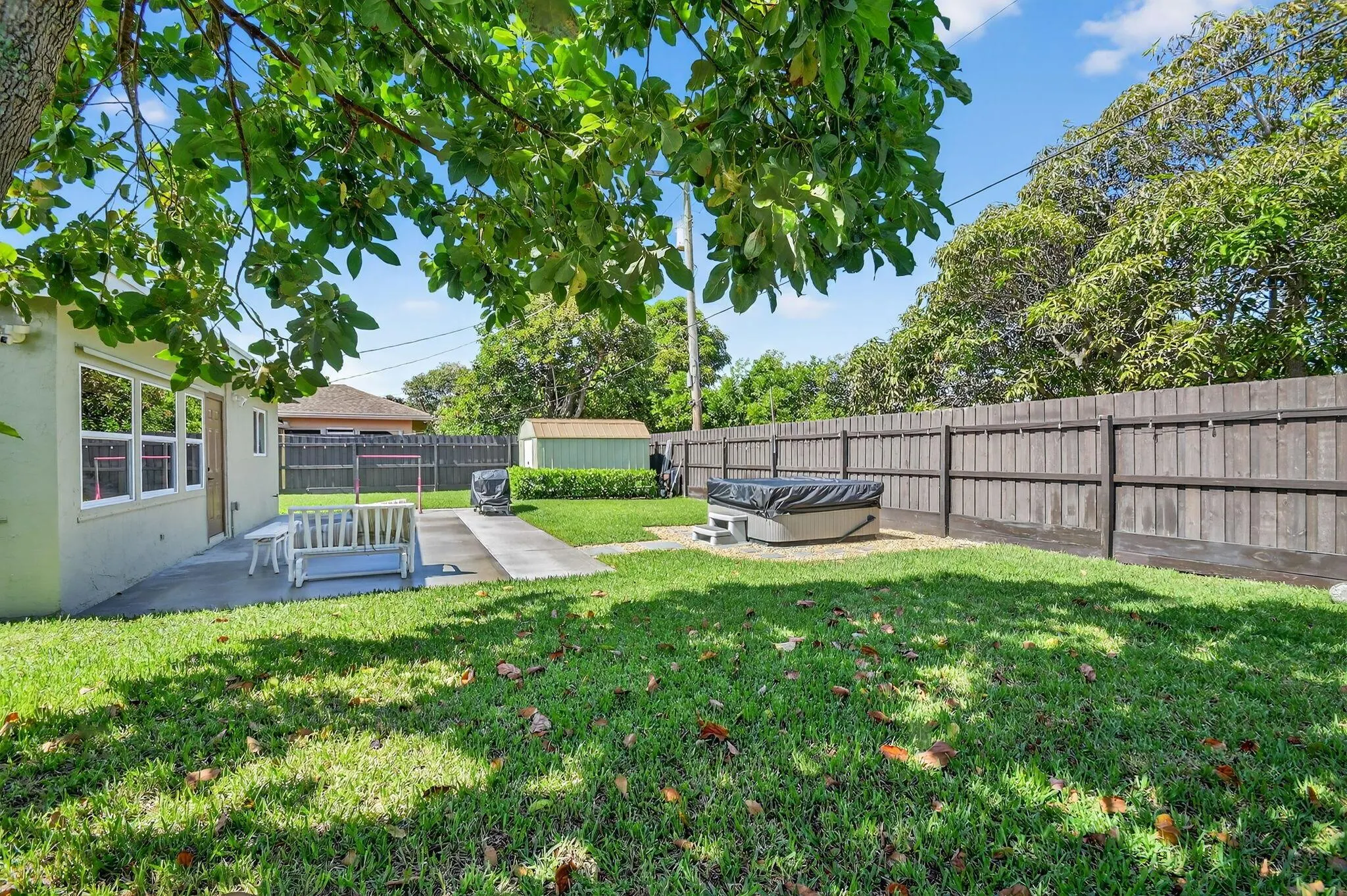 735 La Costa Way