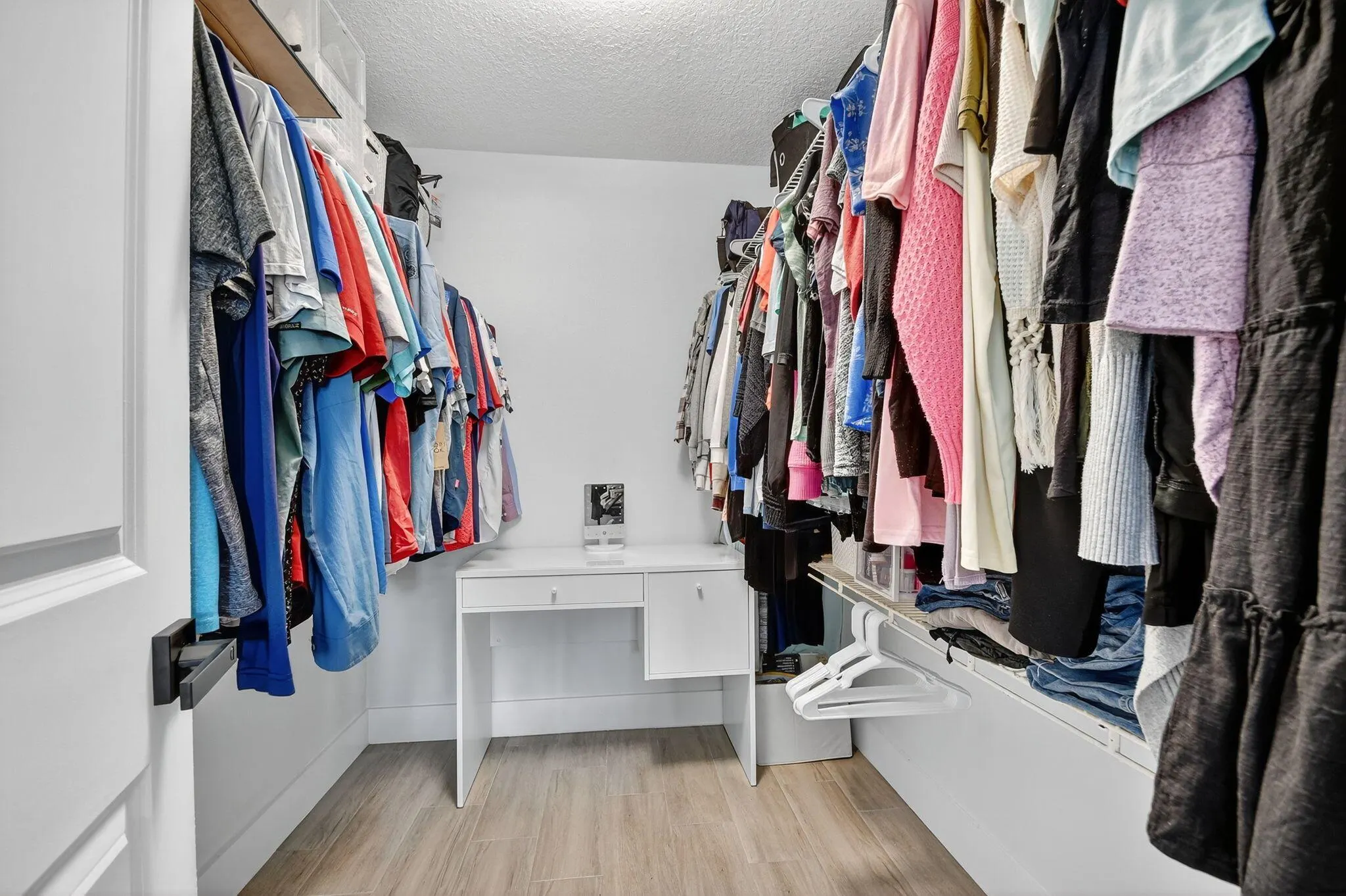 735 La Costa Way