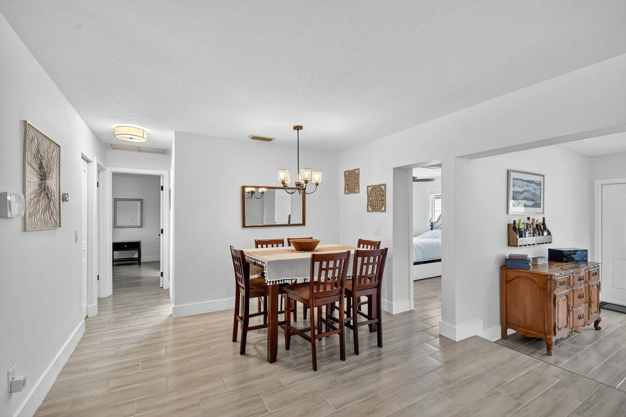 735 La Costa Way