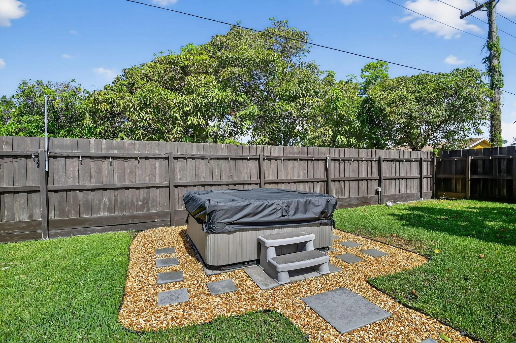 735 La Costa Way