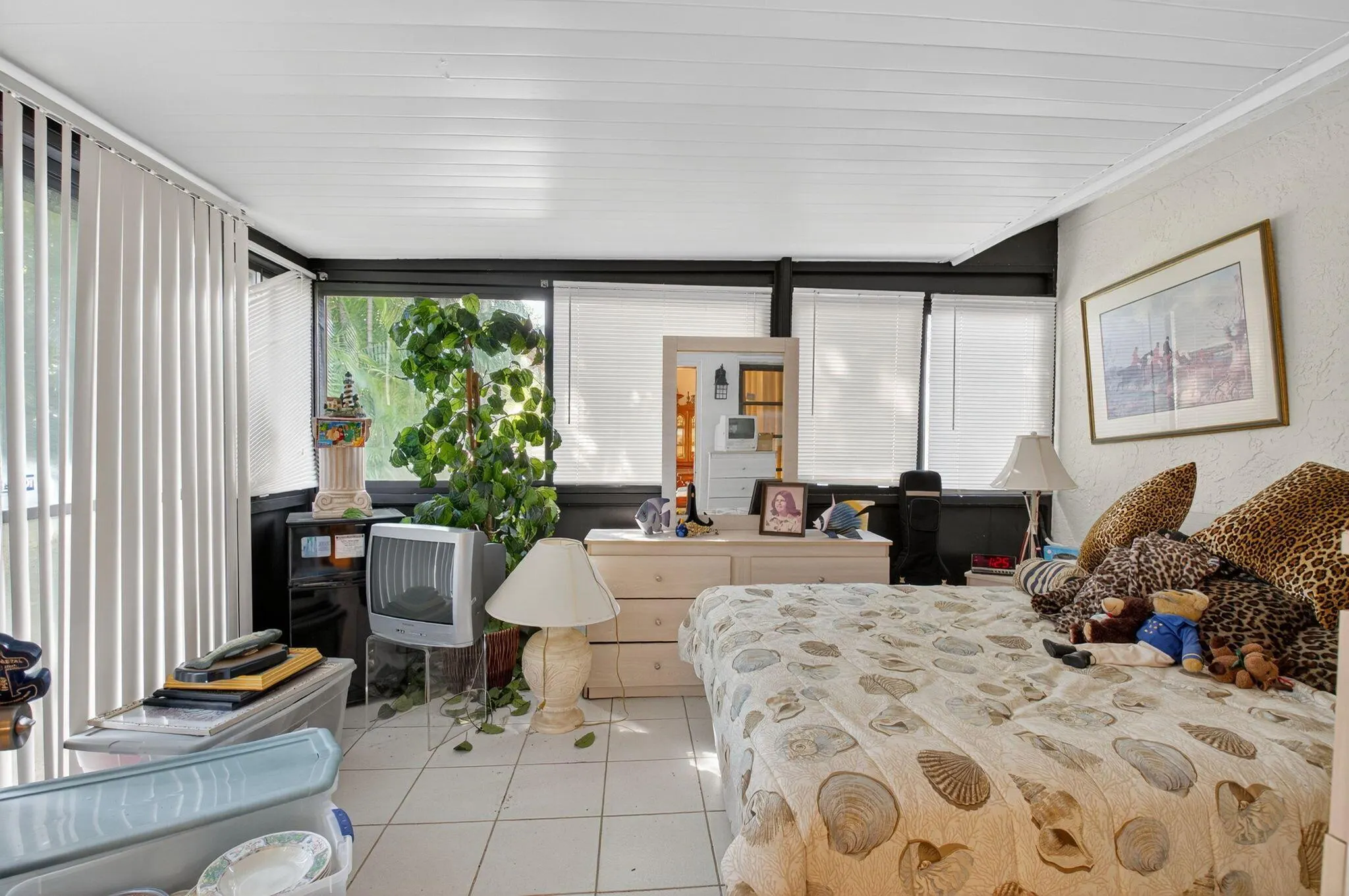 14888 Sunnyview Lane