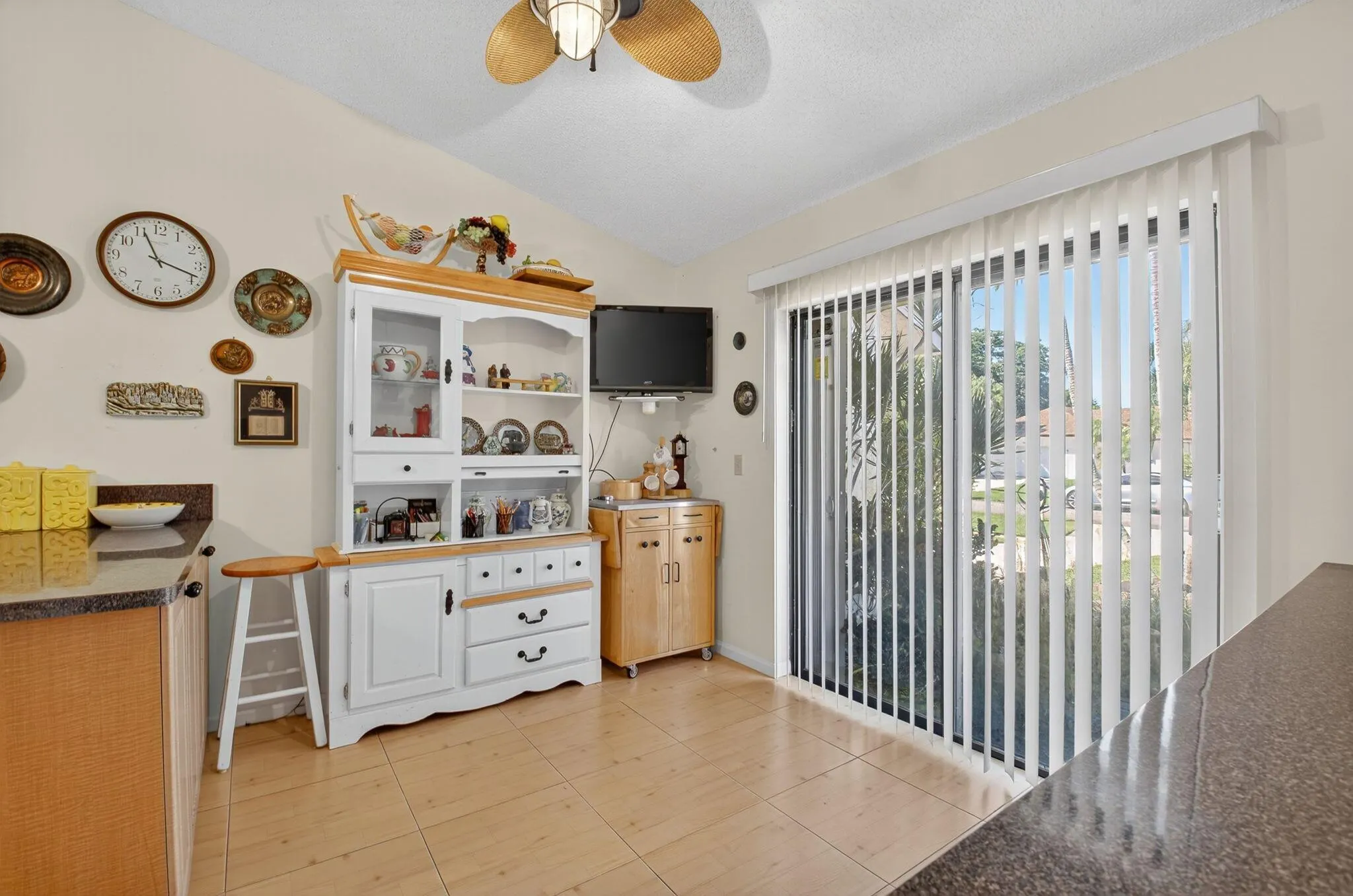 14888 Sunnyview Lane