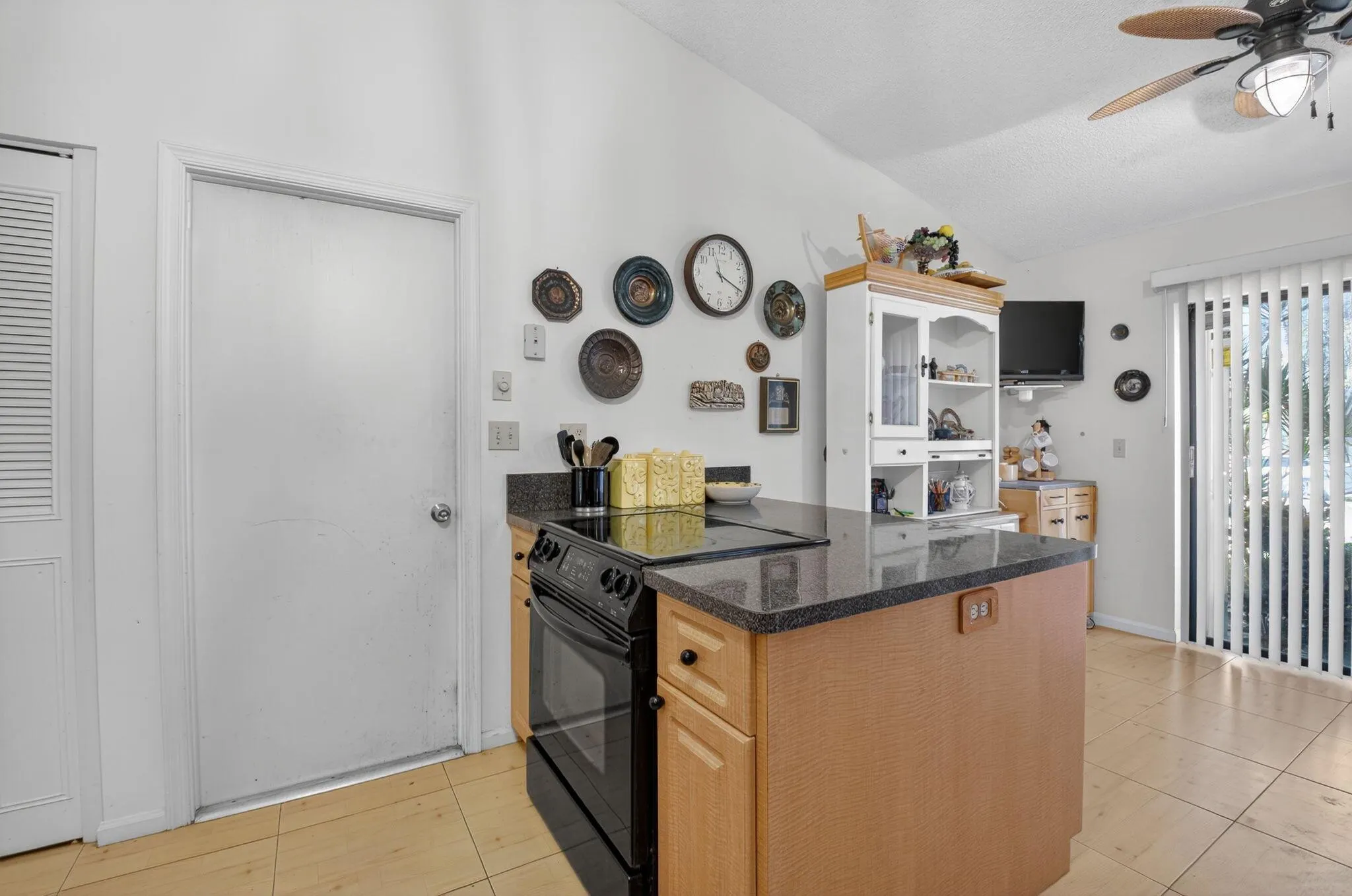 14888 Sunnyview Lane