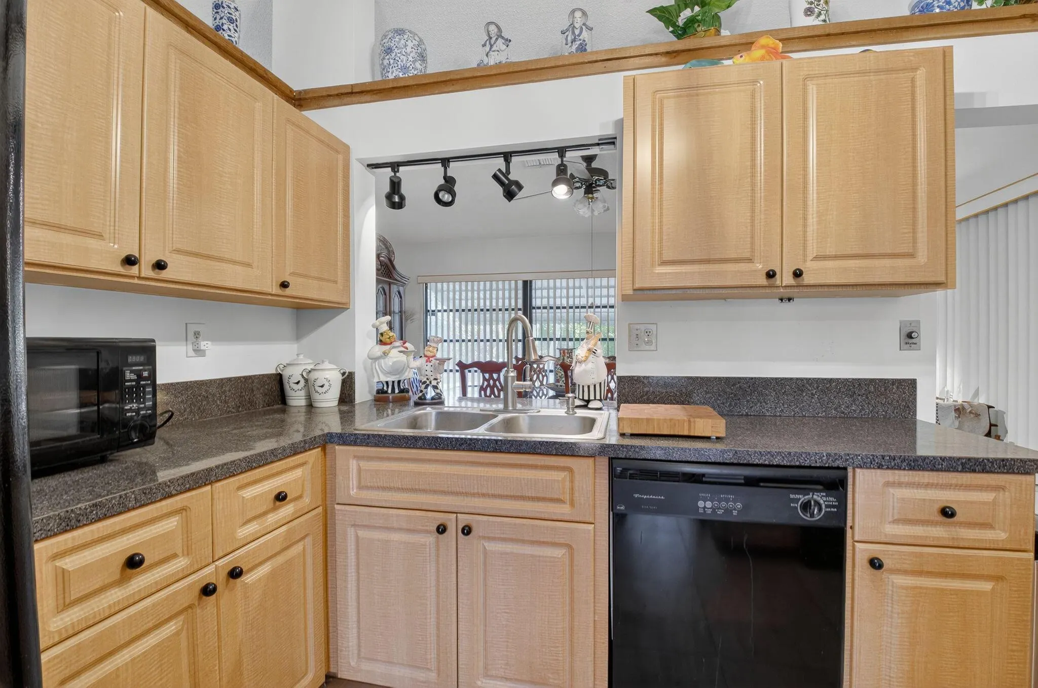 14888 Sunnyview Lane