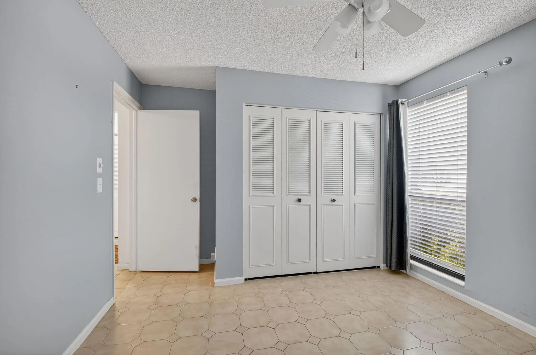 14888 Sunnyview Lane