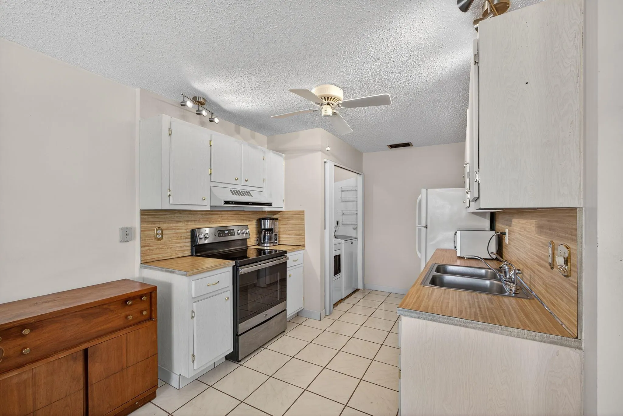 3411 Americo Drive