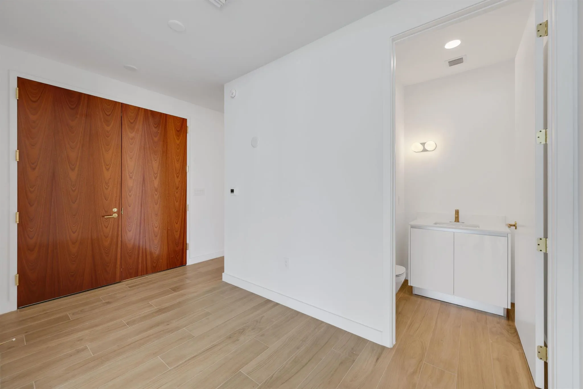 2655 S Bayshore Drive, #902