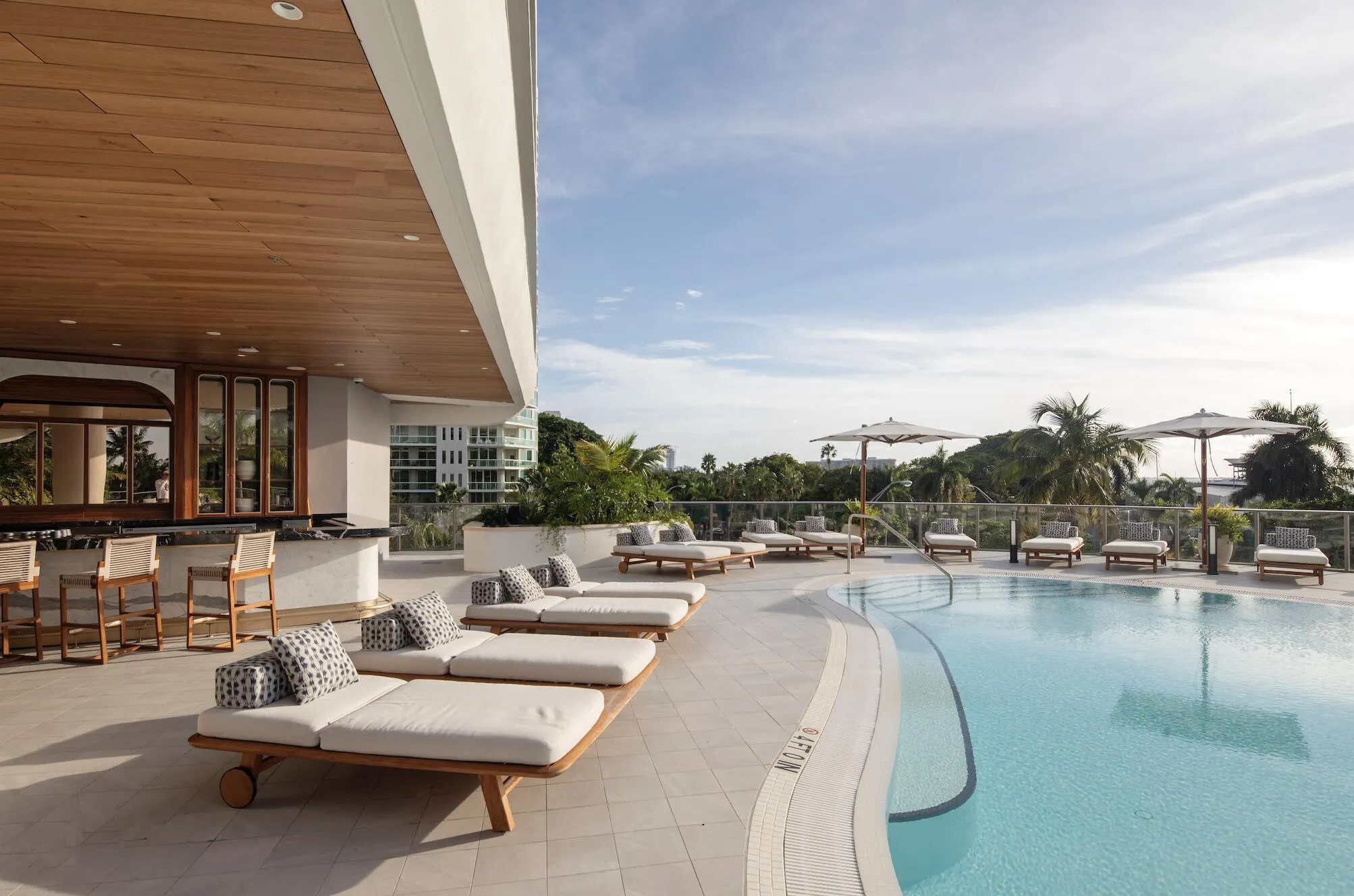 2655 S Bayshore Drive, #902