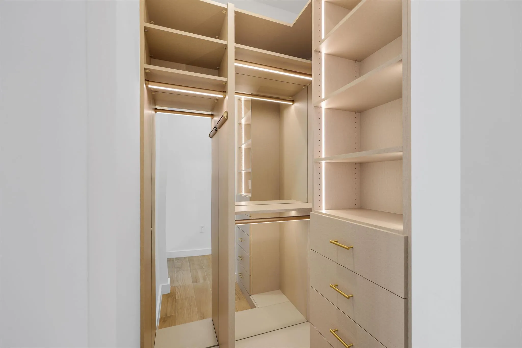 2655 S Bayshore Drive, #902