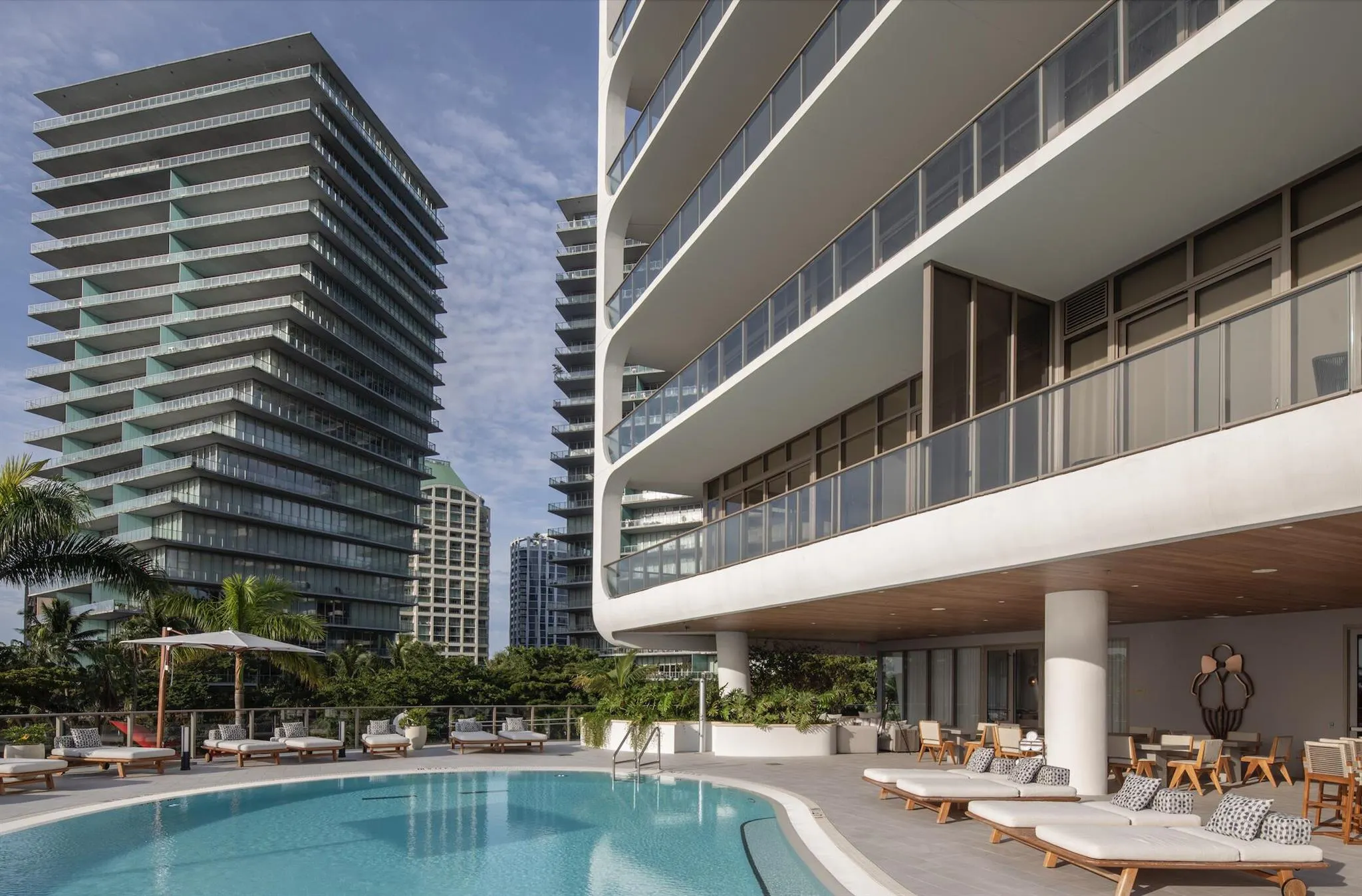2655 S Bayshore Drive, #902