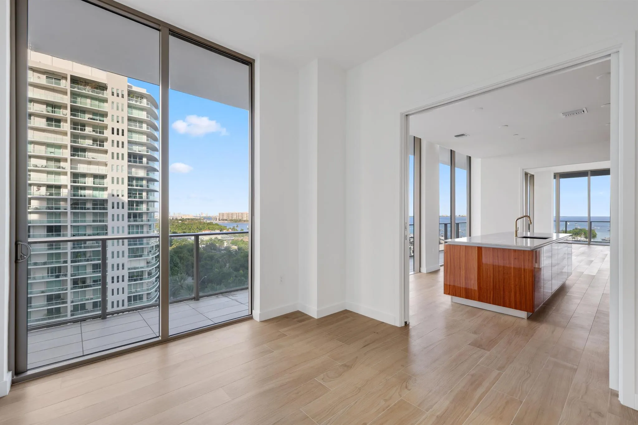 2655 S Bayshore Drive, #902