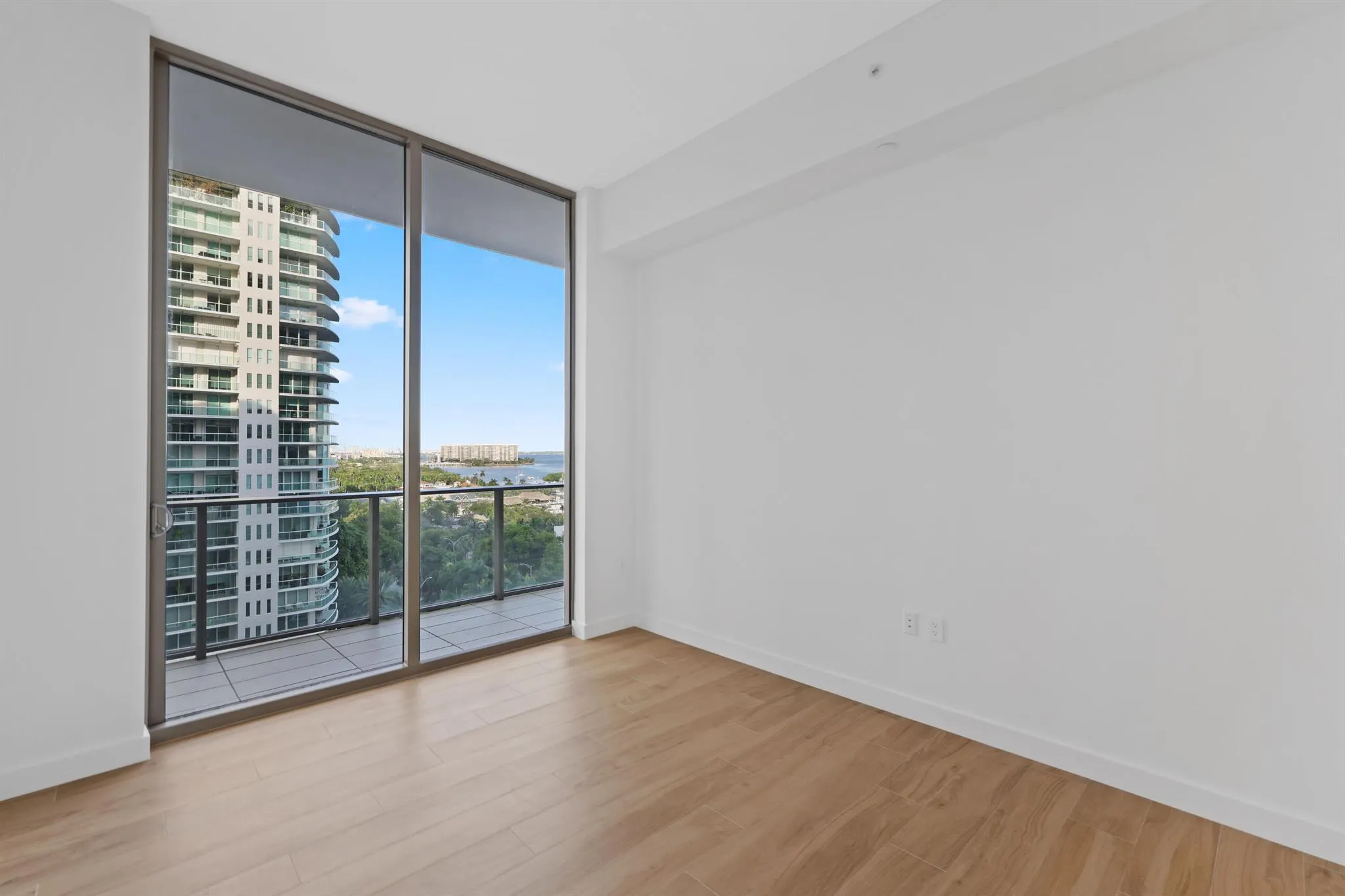 2655 S Bayshore Drive, #902