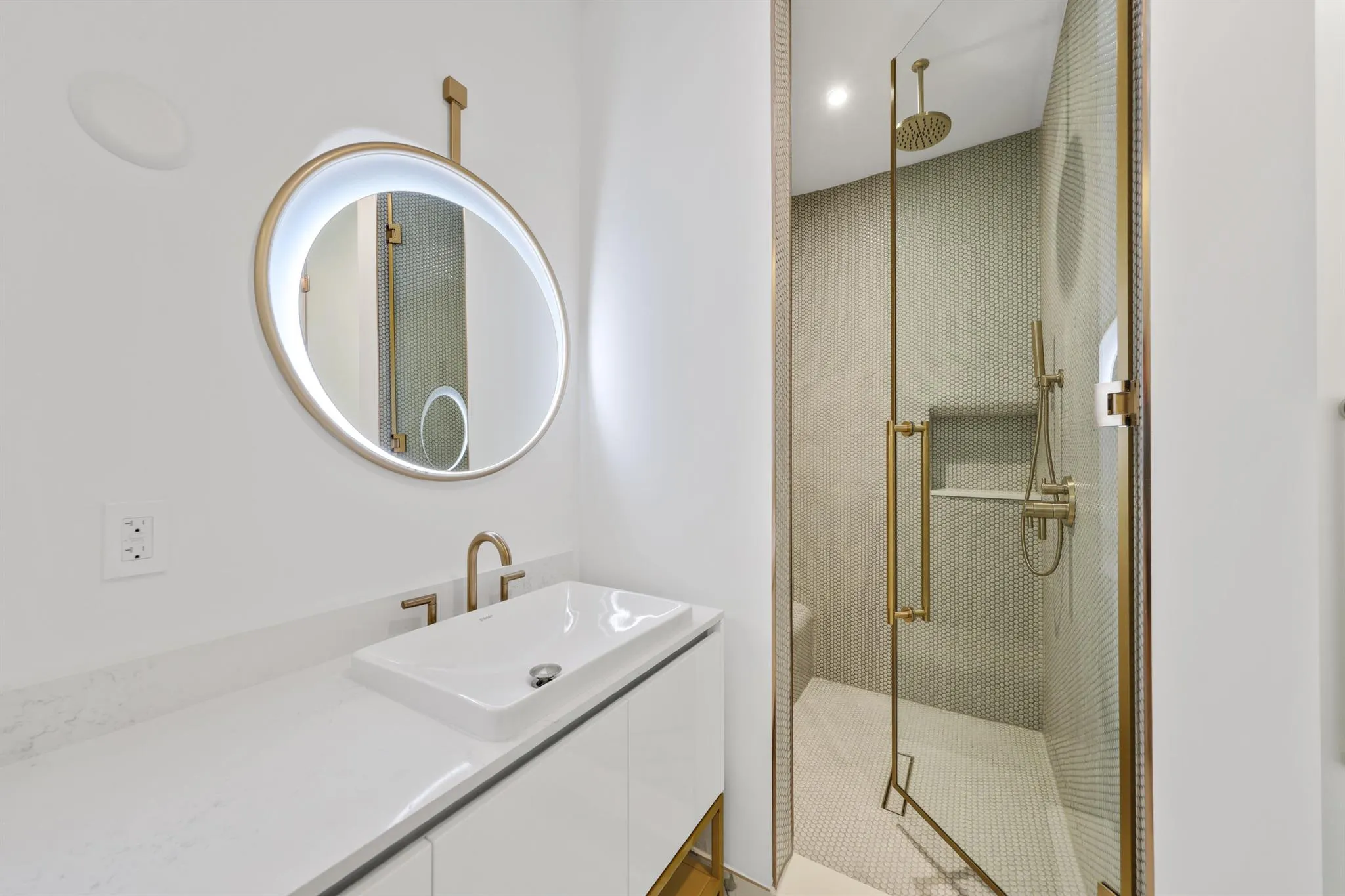 2655 S Bayshore Drive, #902