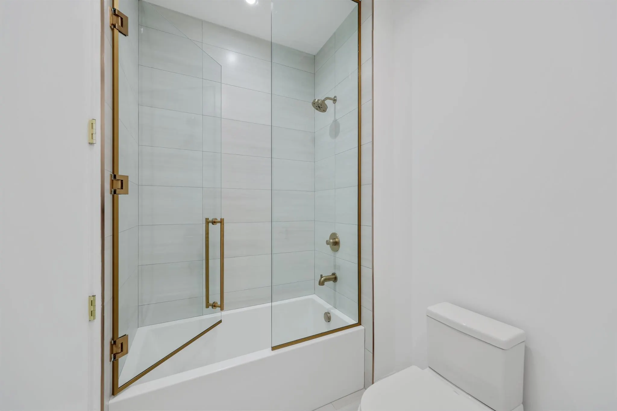 2655 S Bayshore Drive, #902