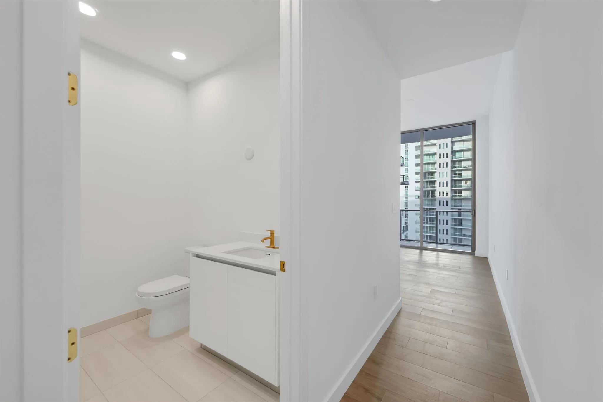 2655 S Bayshore Drive, #902