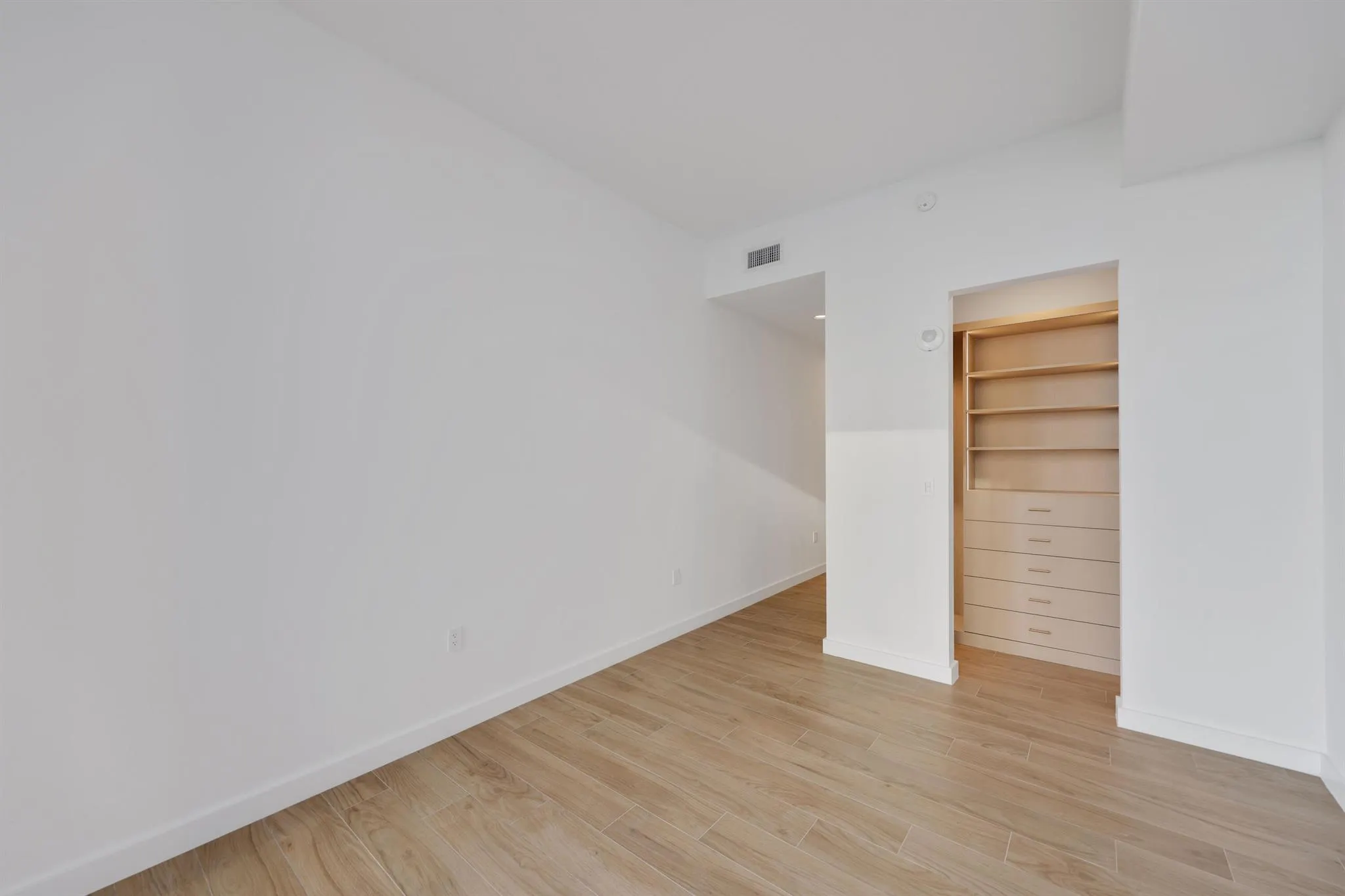 2655 S Bayshore Drive, #902