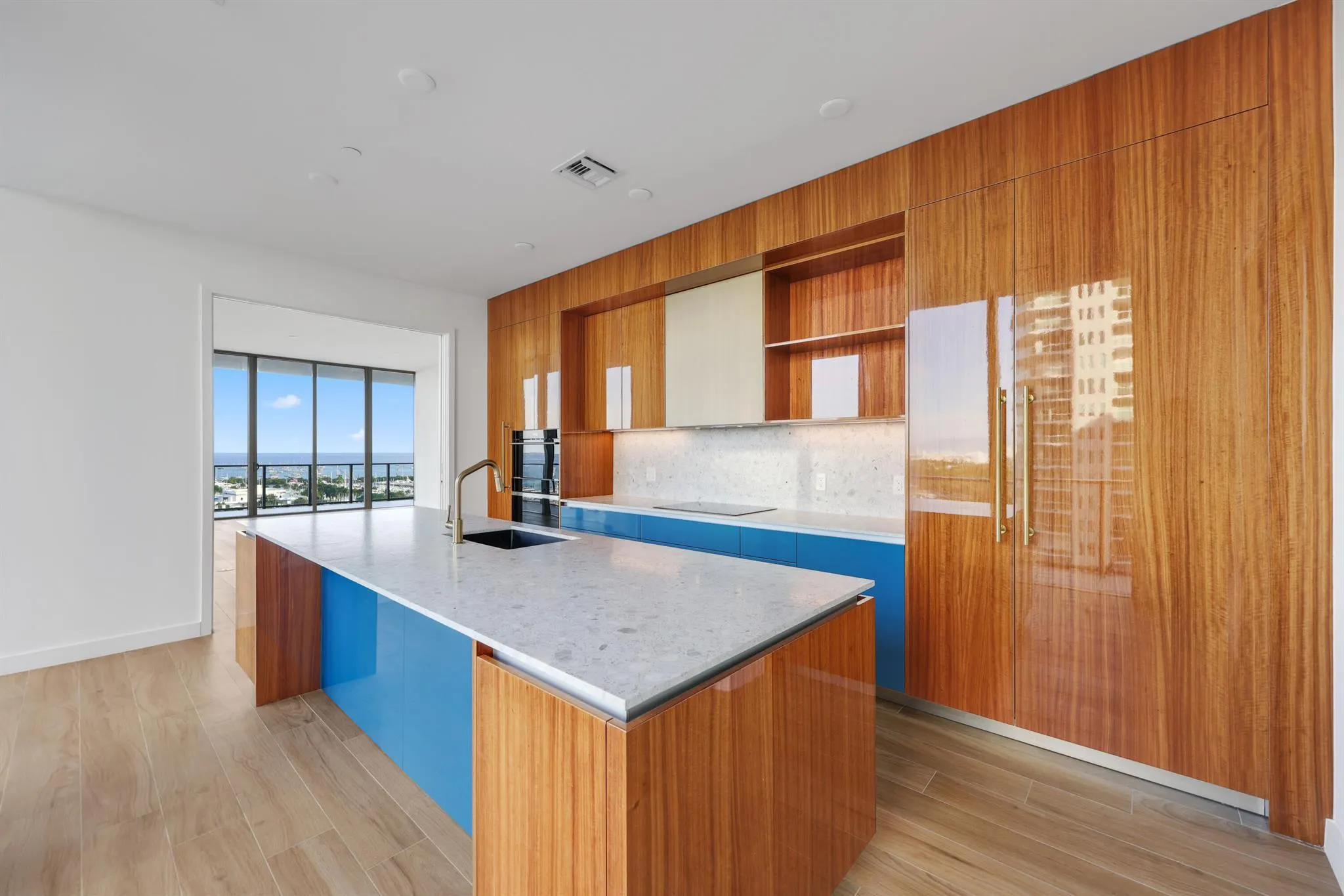 2655 S Bayshore Drive, #902