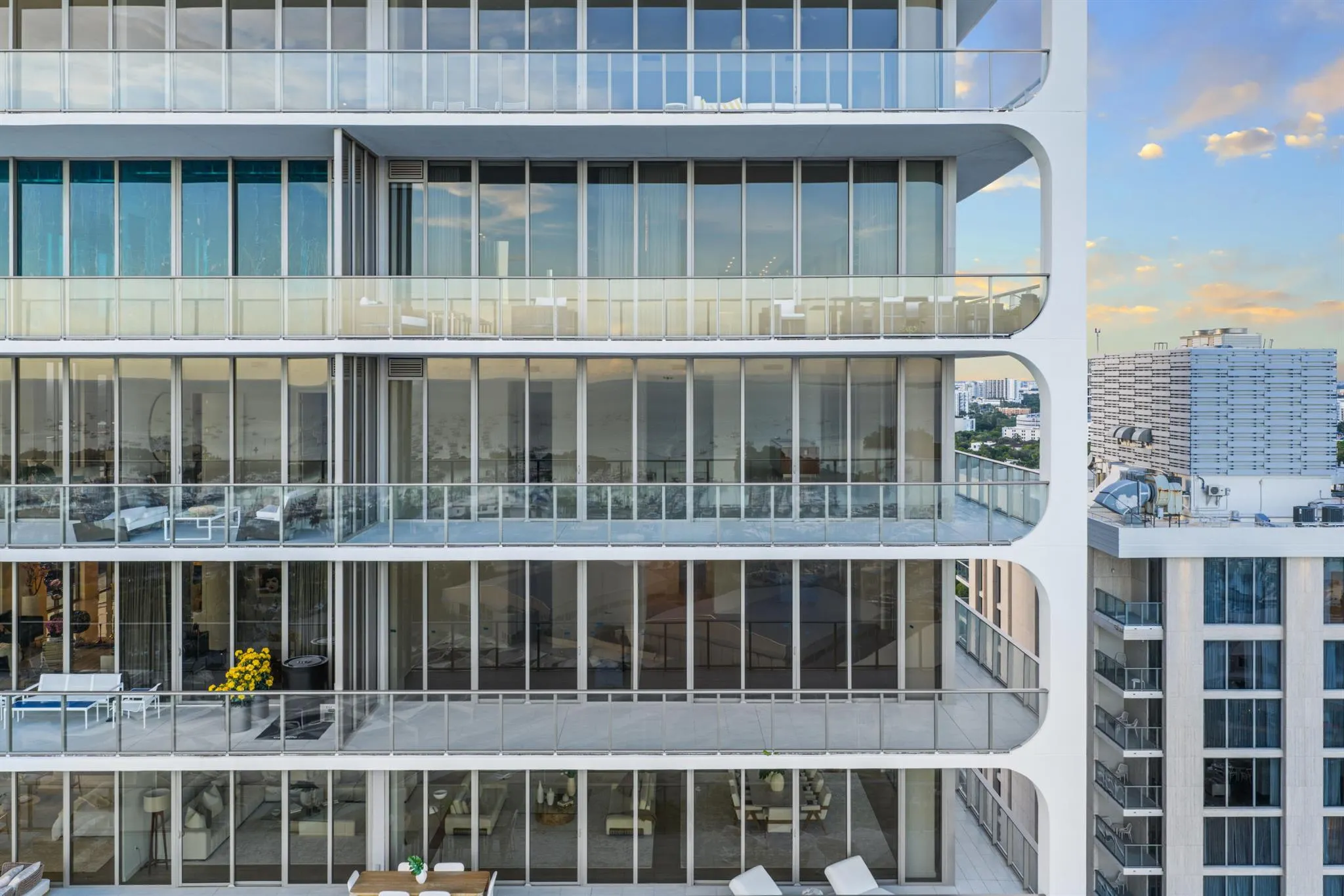 2655 S Bayshore Drive, #902