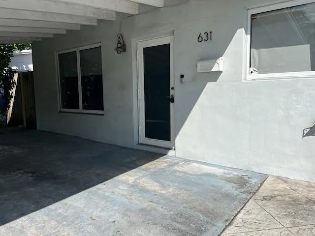 631 N 70th Avenue
