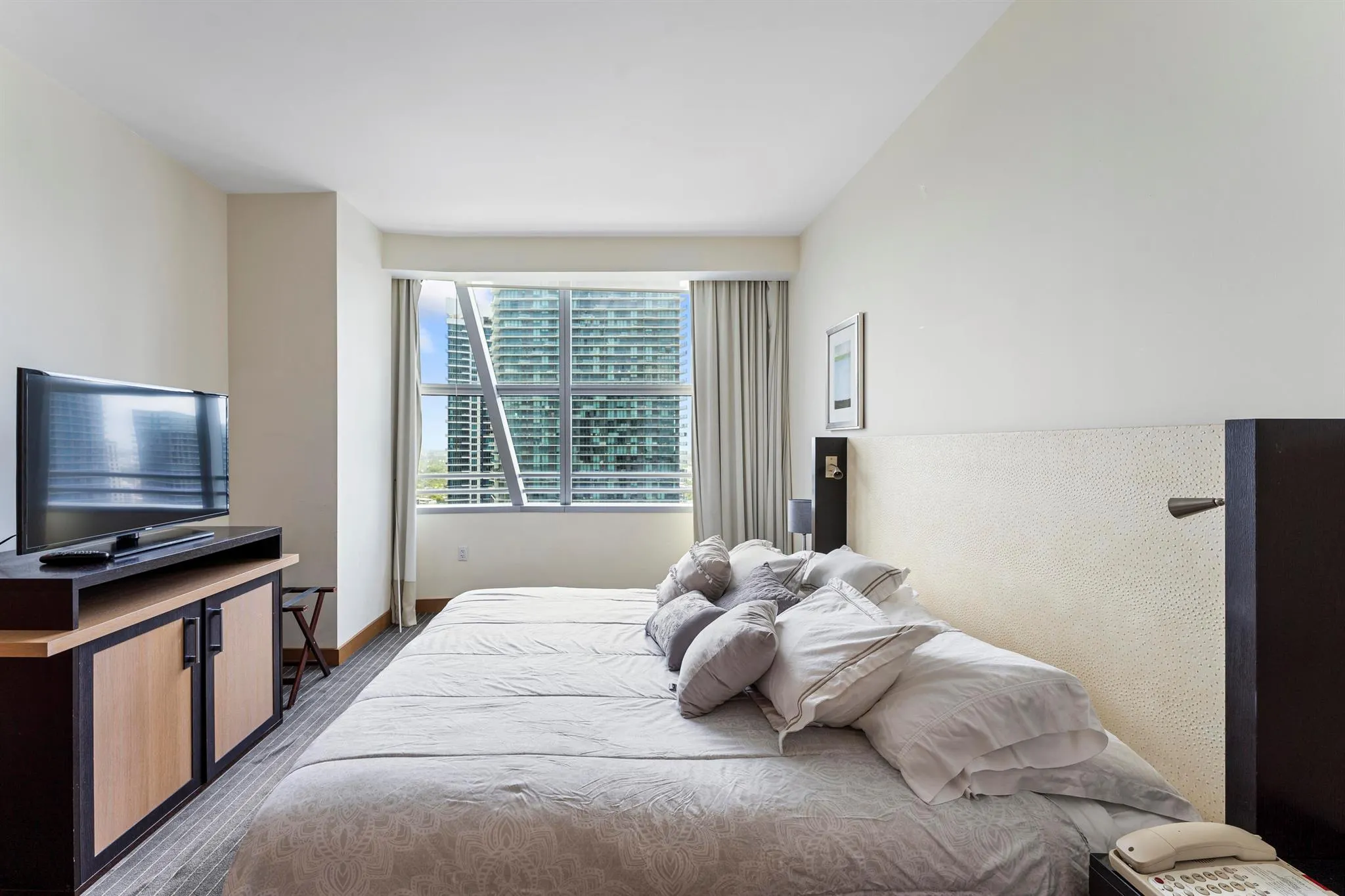 1395 Brickell Avenue, #2802