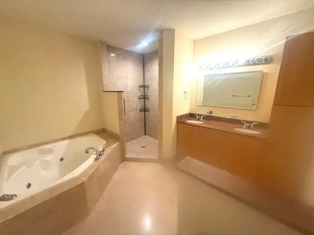 1650 Presidential Way, #506
