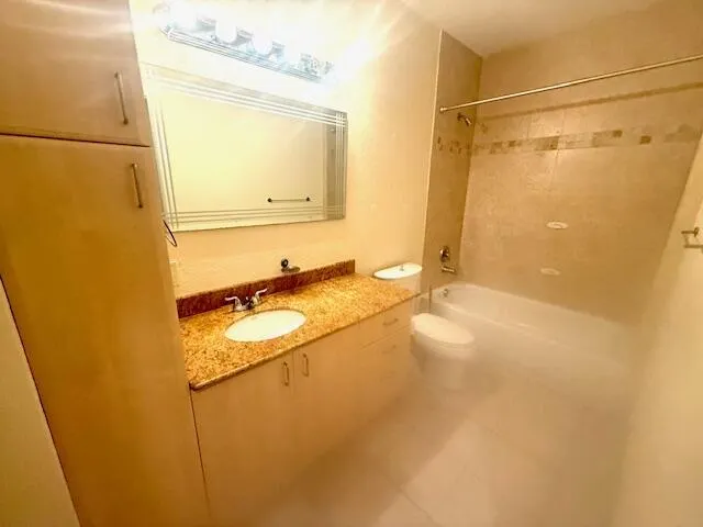 1650 Presidential Way, #506
