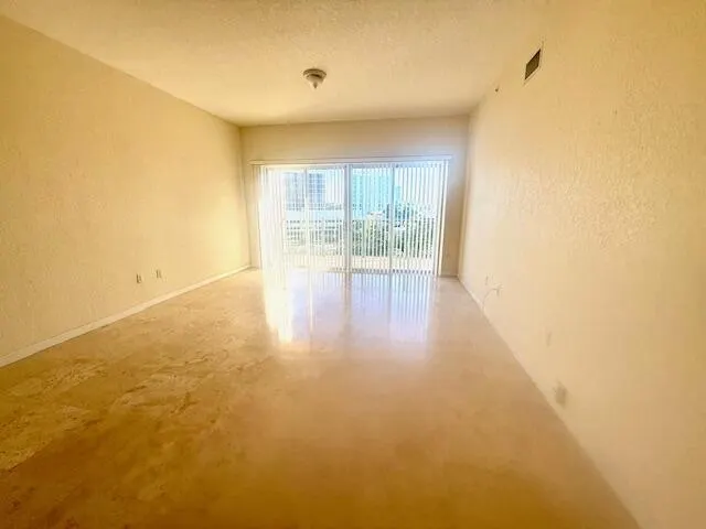 1650 Presidential Way, #506