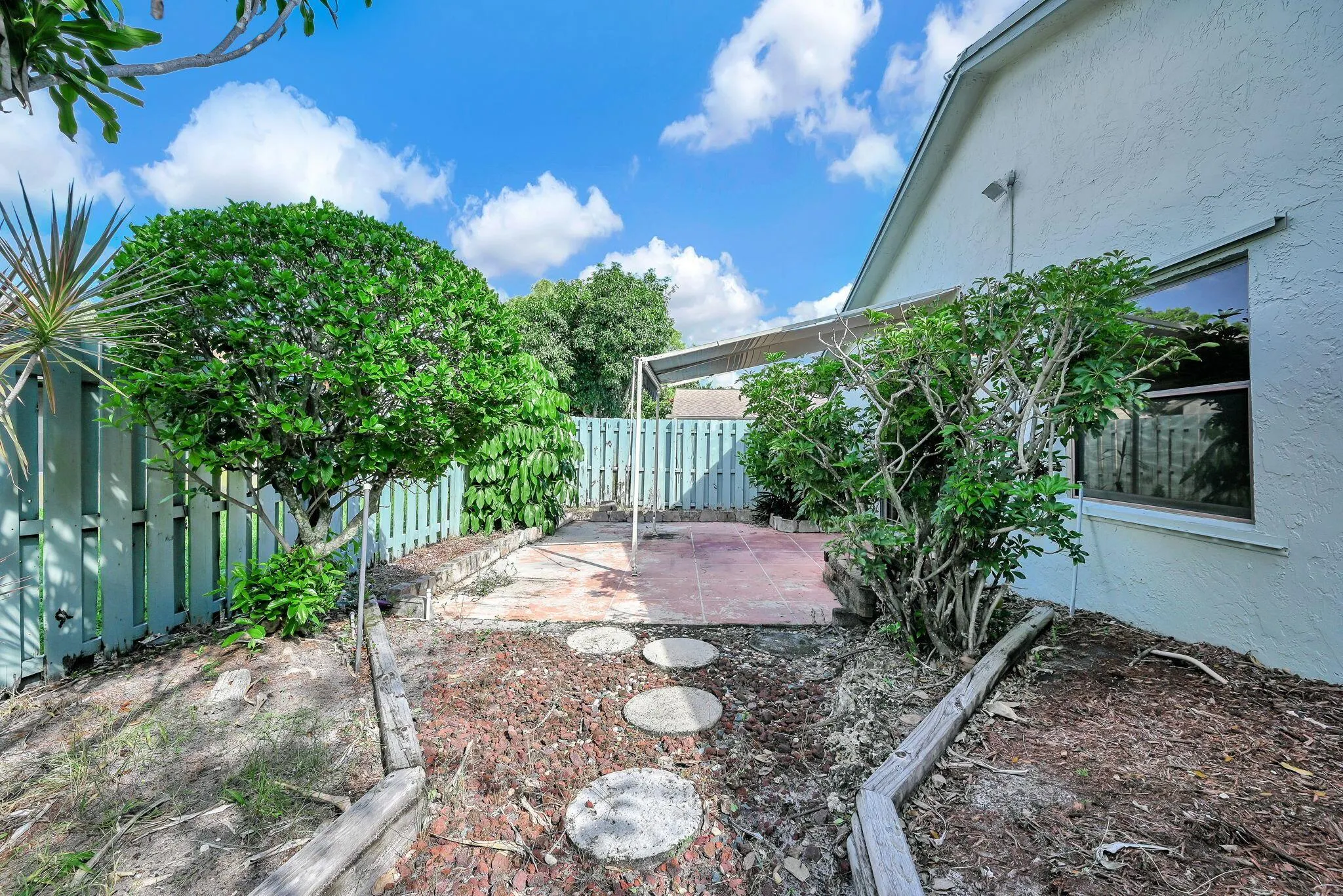 866 NW 25th Avenue