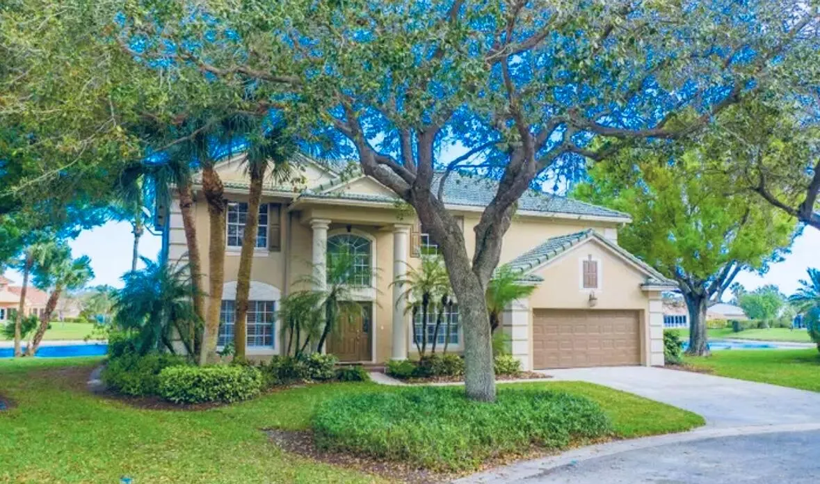 225 Skylark Point