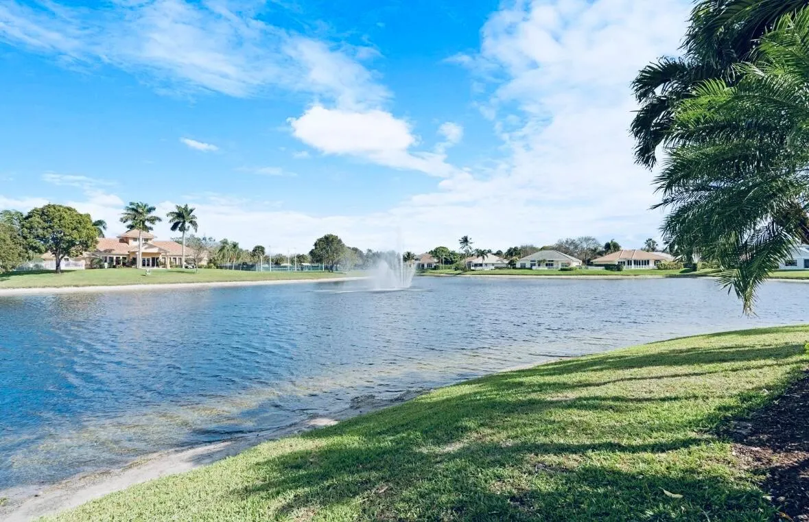 225 Skylark Point
